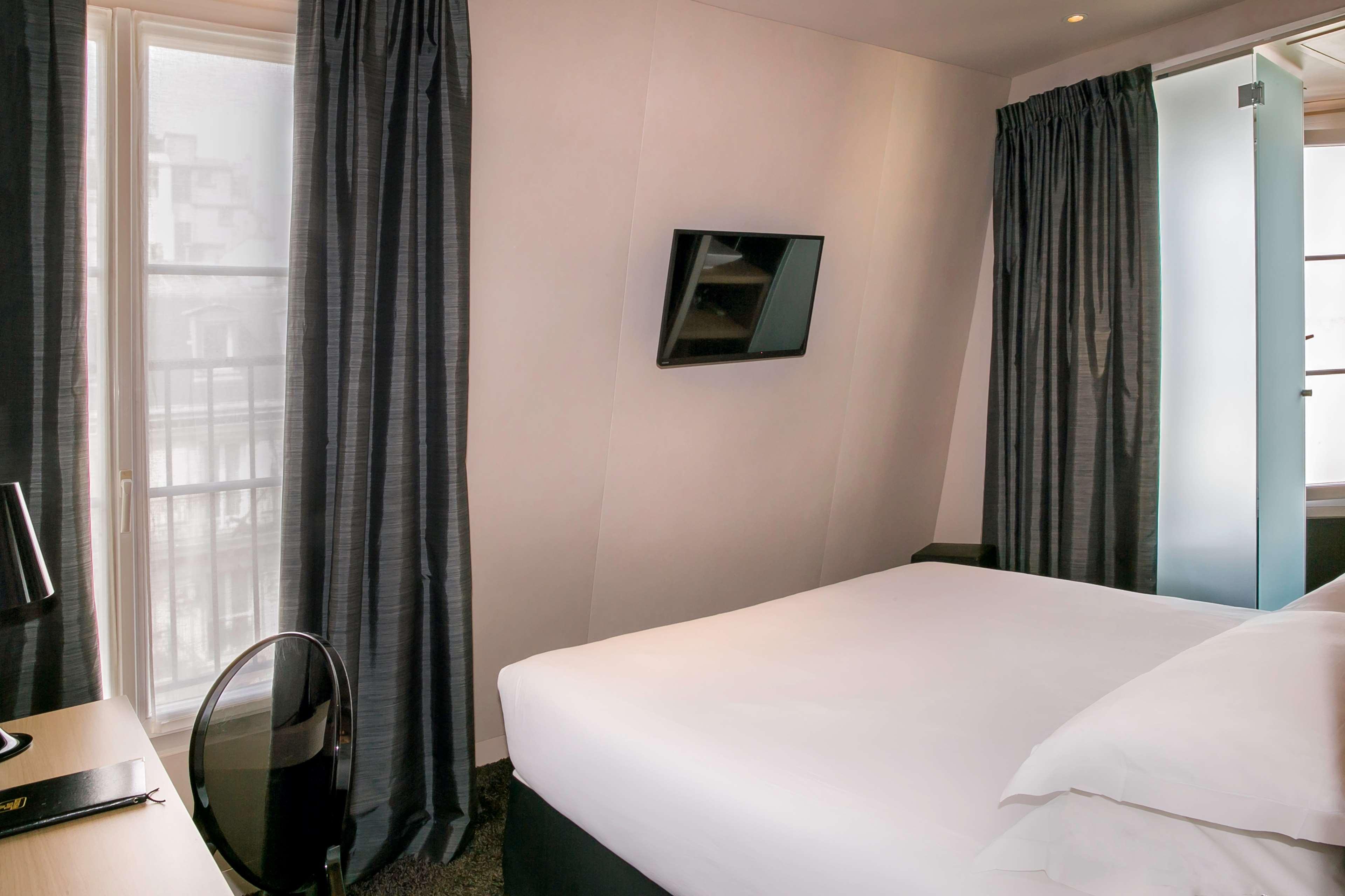 Double Queen Bed Non Smoking