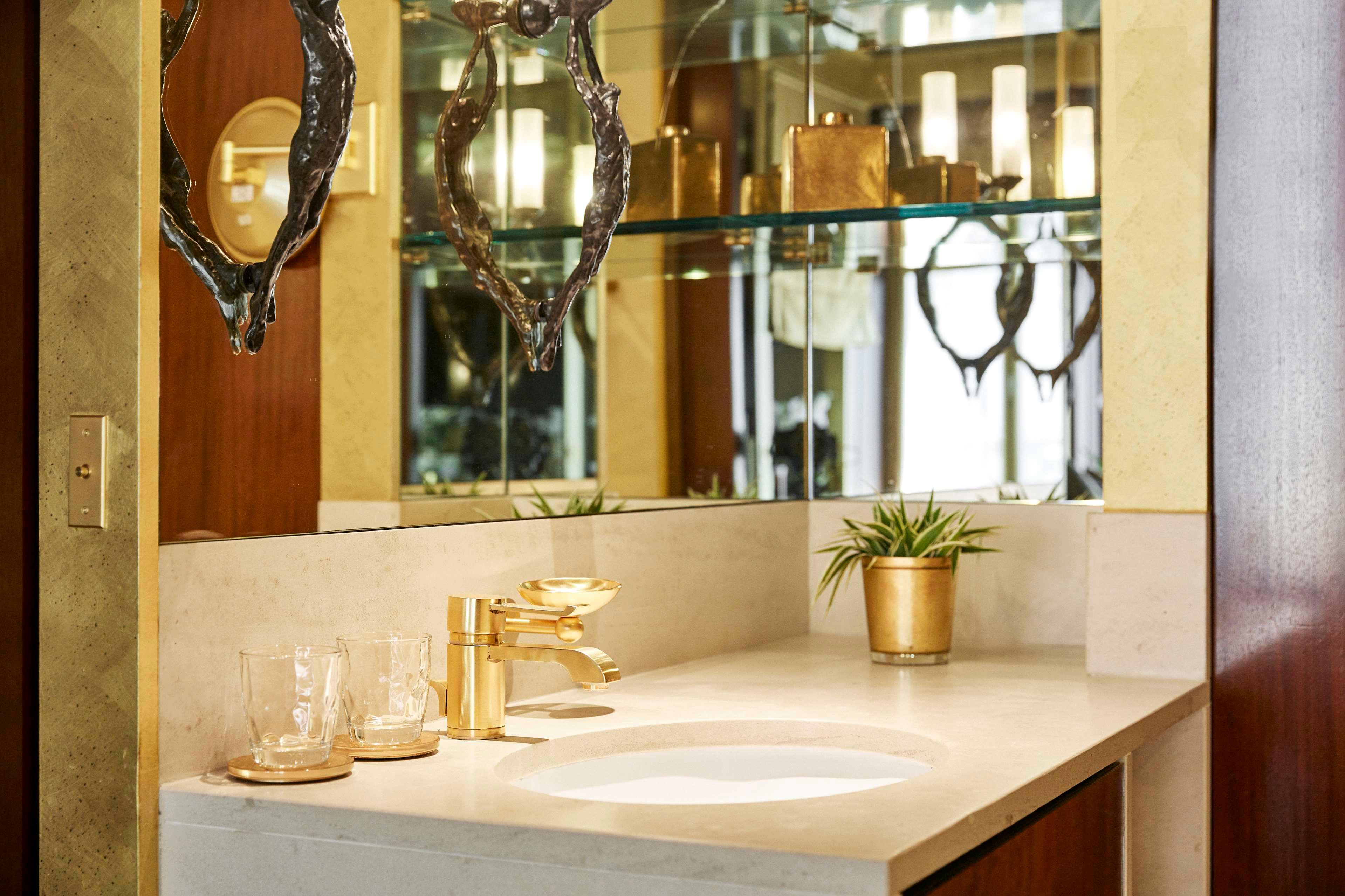 Double Deluxe King Bed