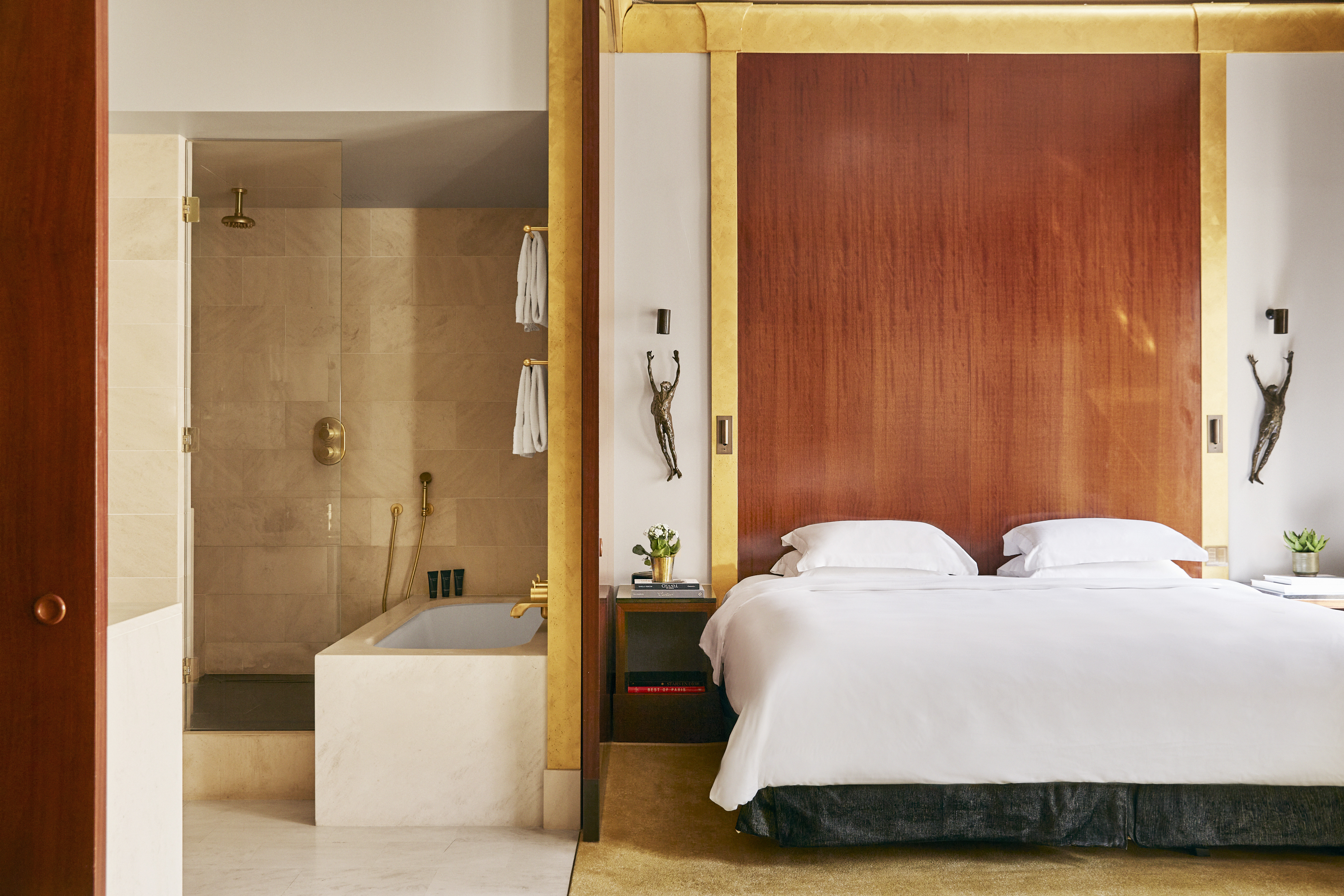 Double Deluxe King Bed