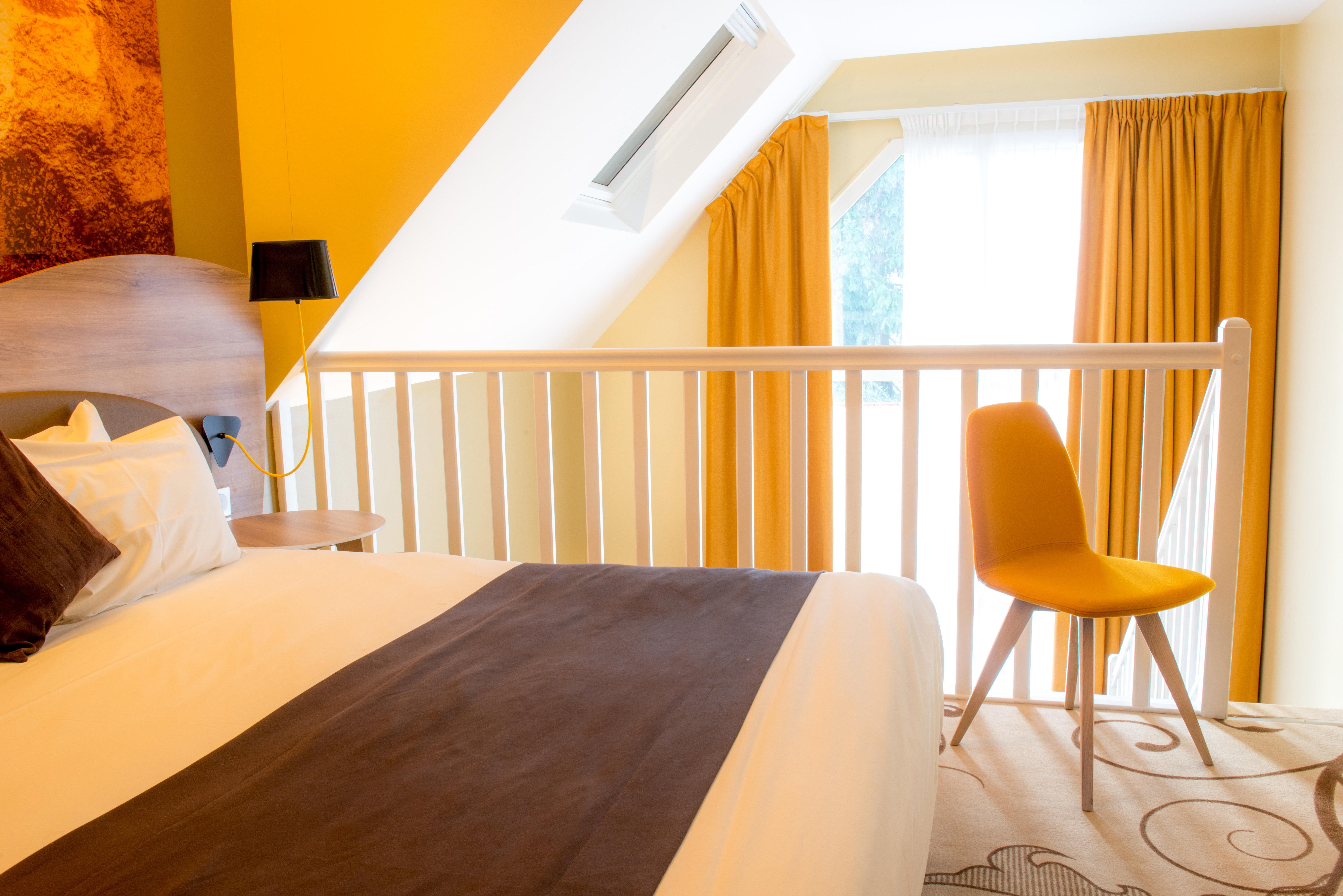 Suite Queen Size Bed