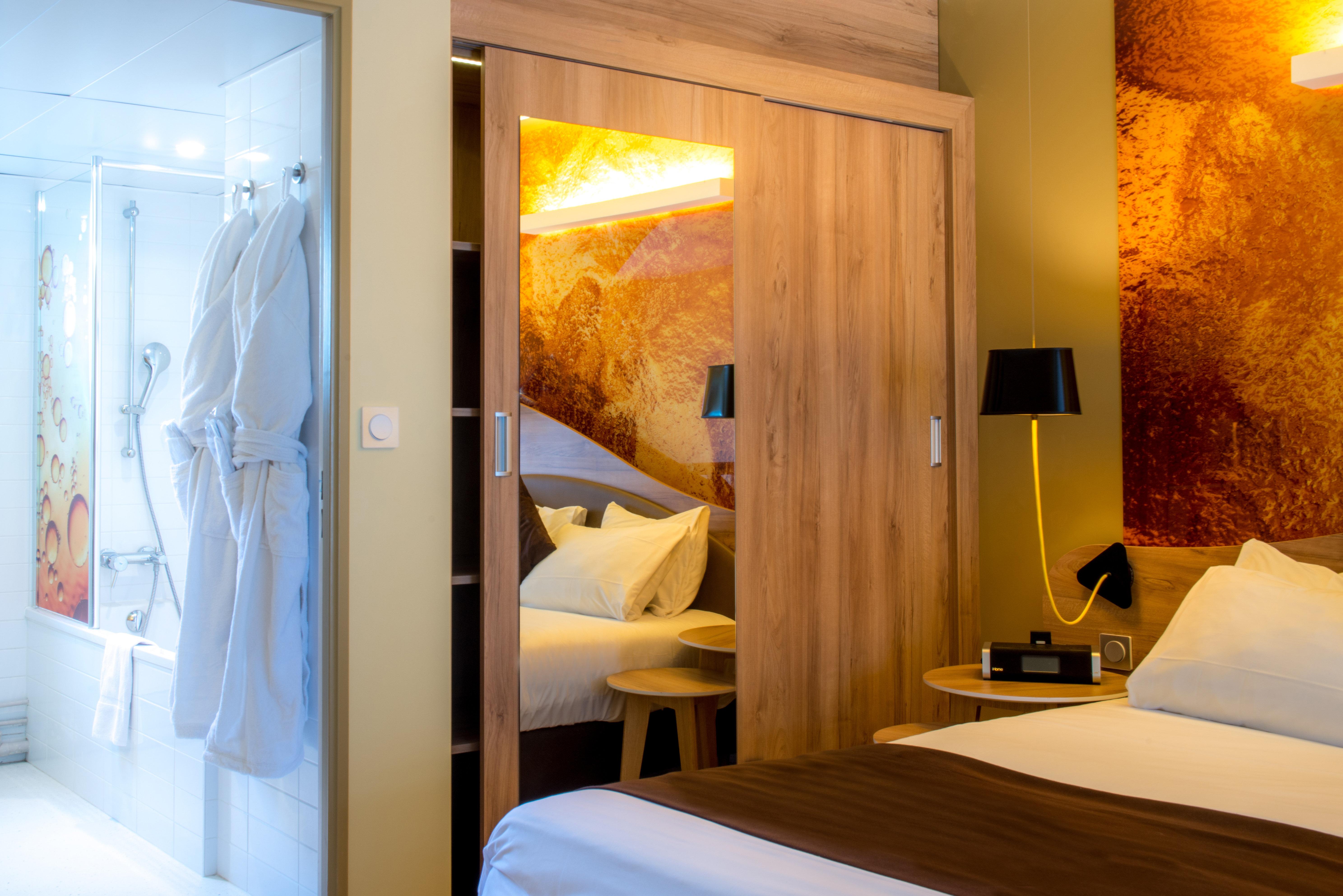 Suite Queen Size Bed