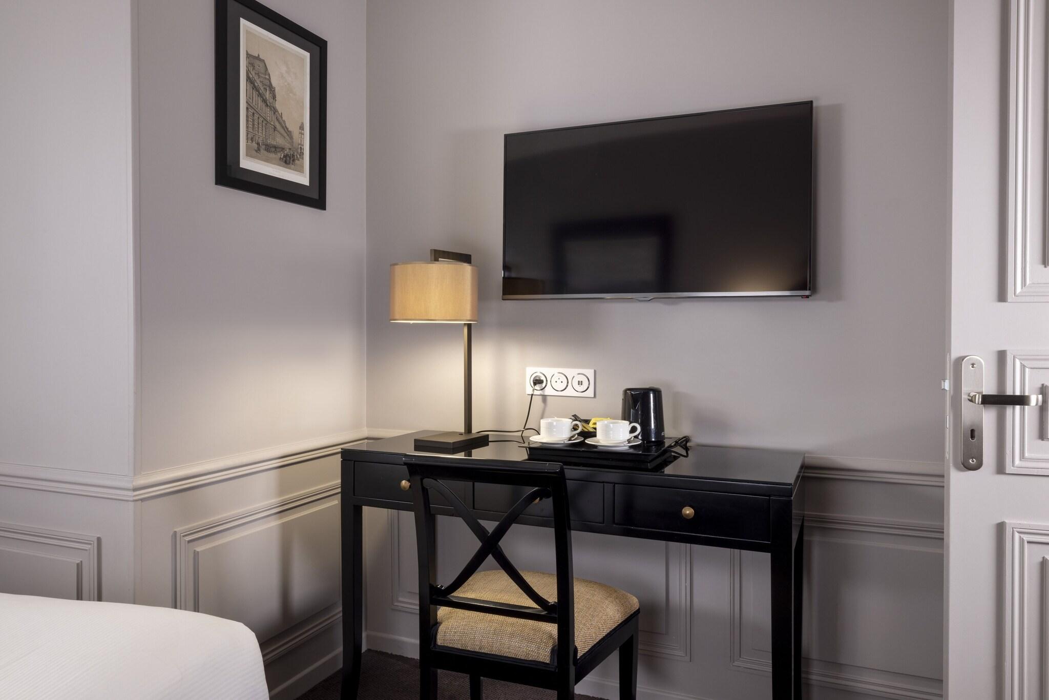 Suite Deluxe Queen Bed