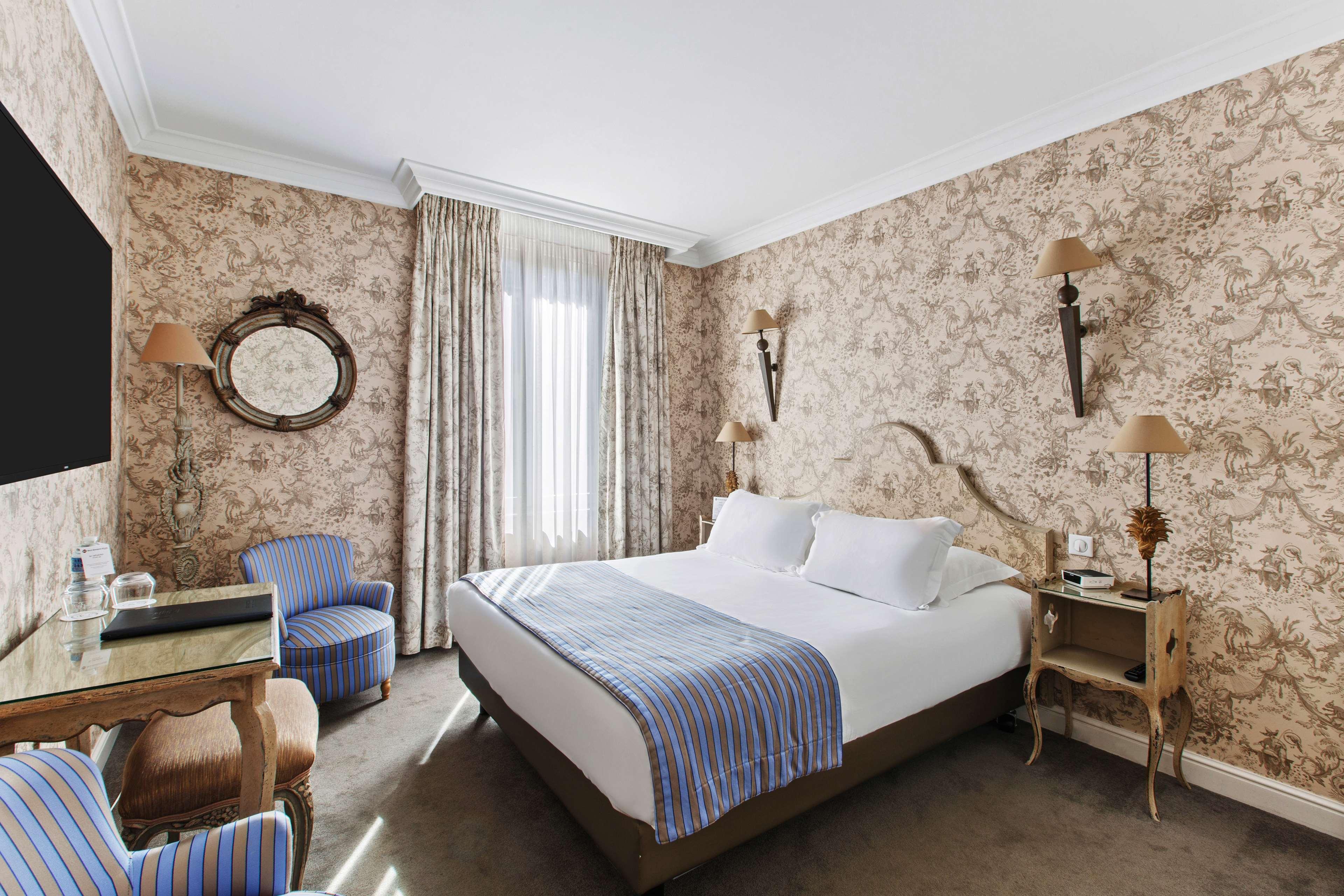 Double Superior Queen Bed