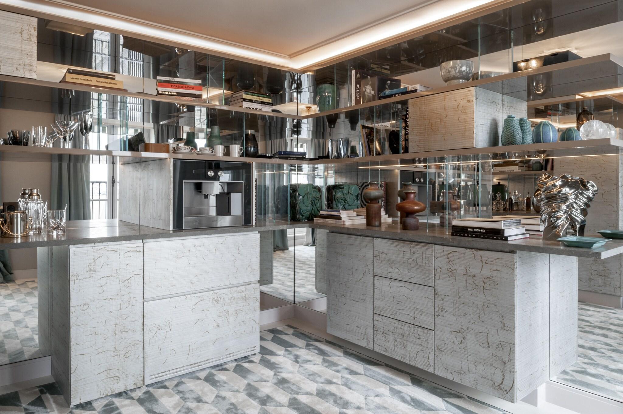 Suite Queen Size Bed