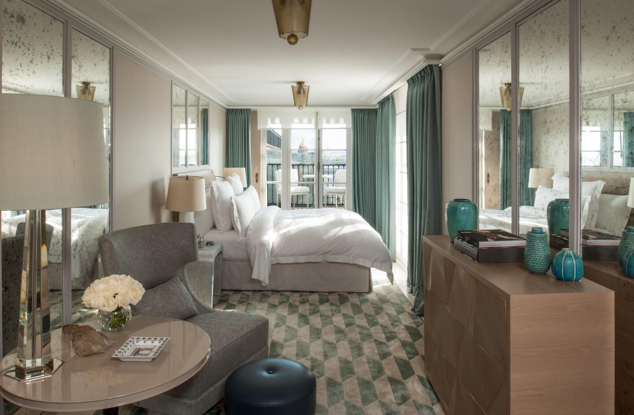 Suite Queen Size Bed