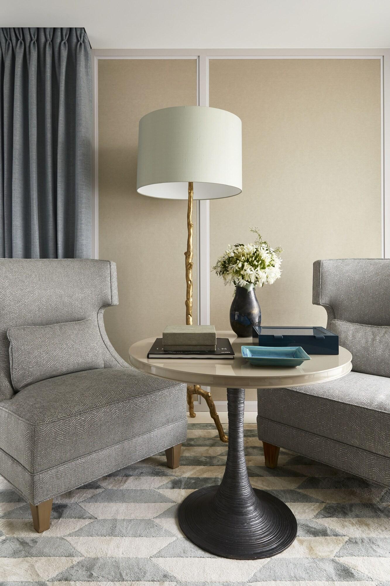 Suite Queen Size Bed