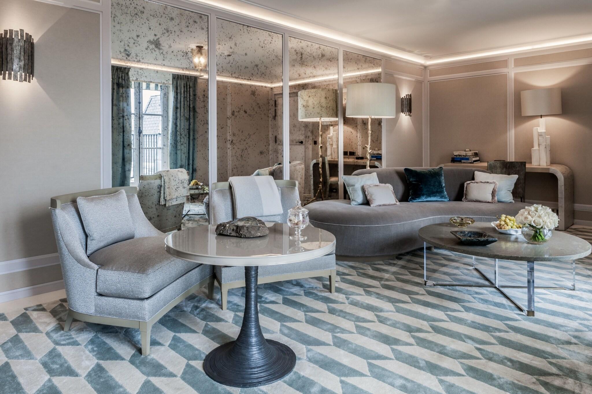 Suite Queen Size Bed