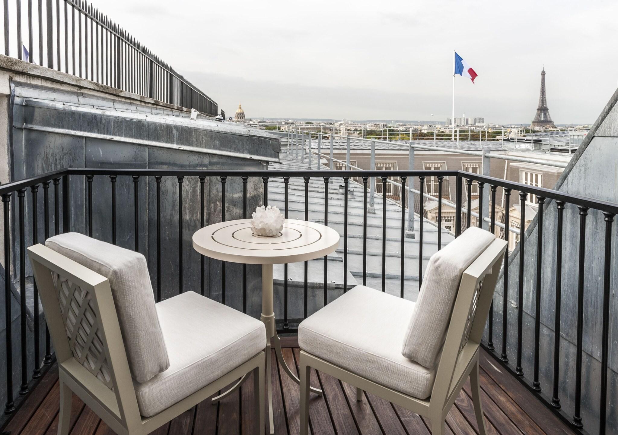 Suite Queen Size Bed