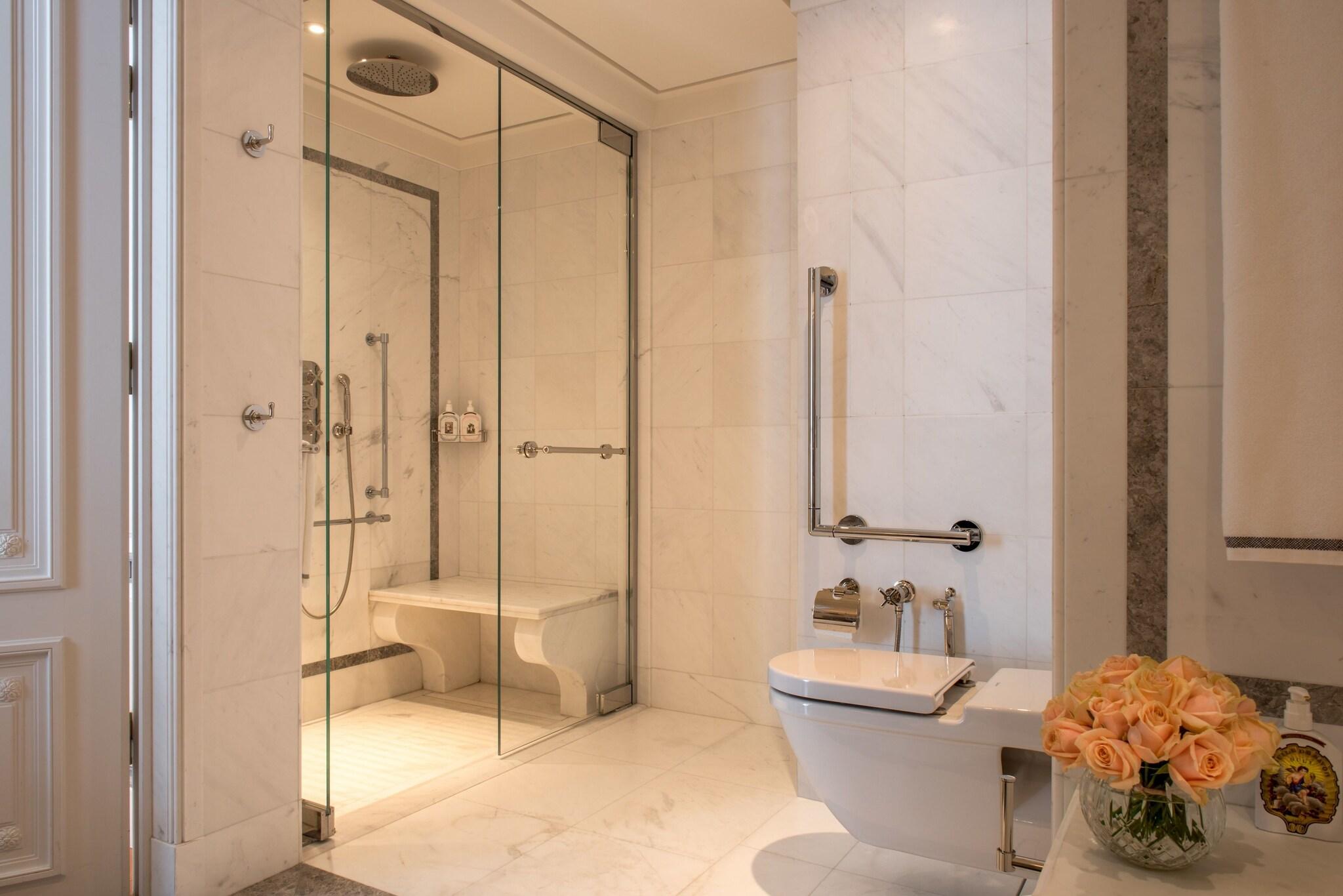 Double Deluxe King Bed