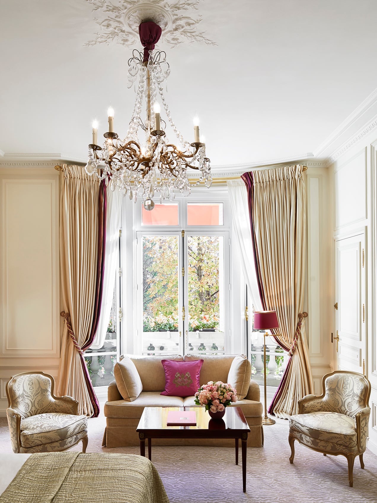 Suite City View King Bed