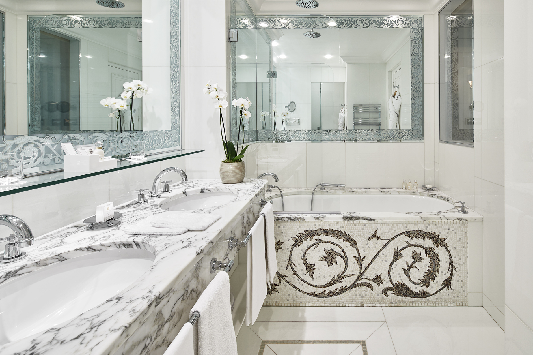 Suite Deluxe with Views