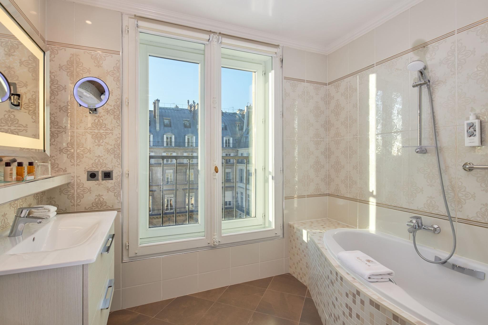 Junior Suite King Size Bed