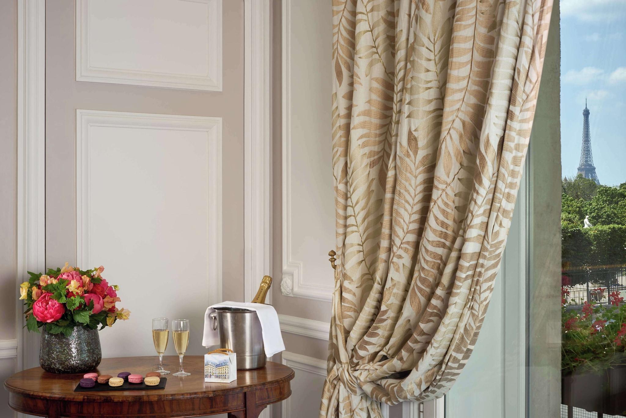 Junior Suite King Size Bed