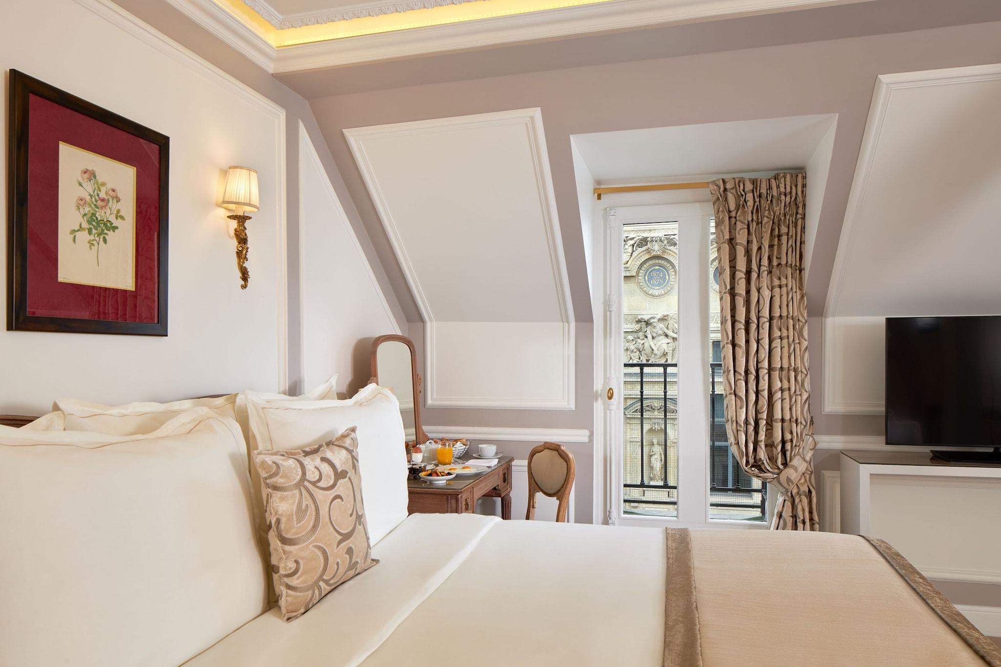 Junior Suite King Size Bed