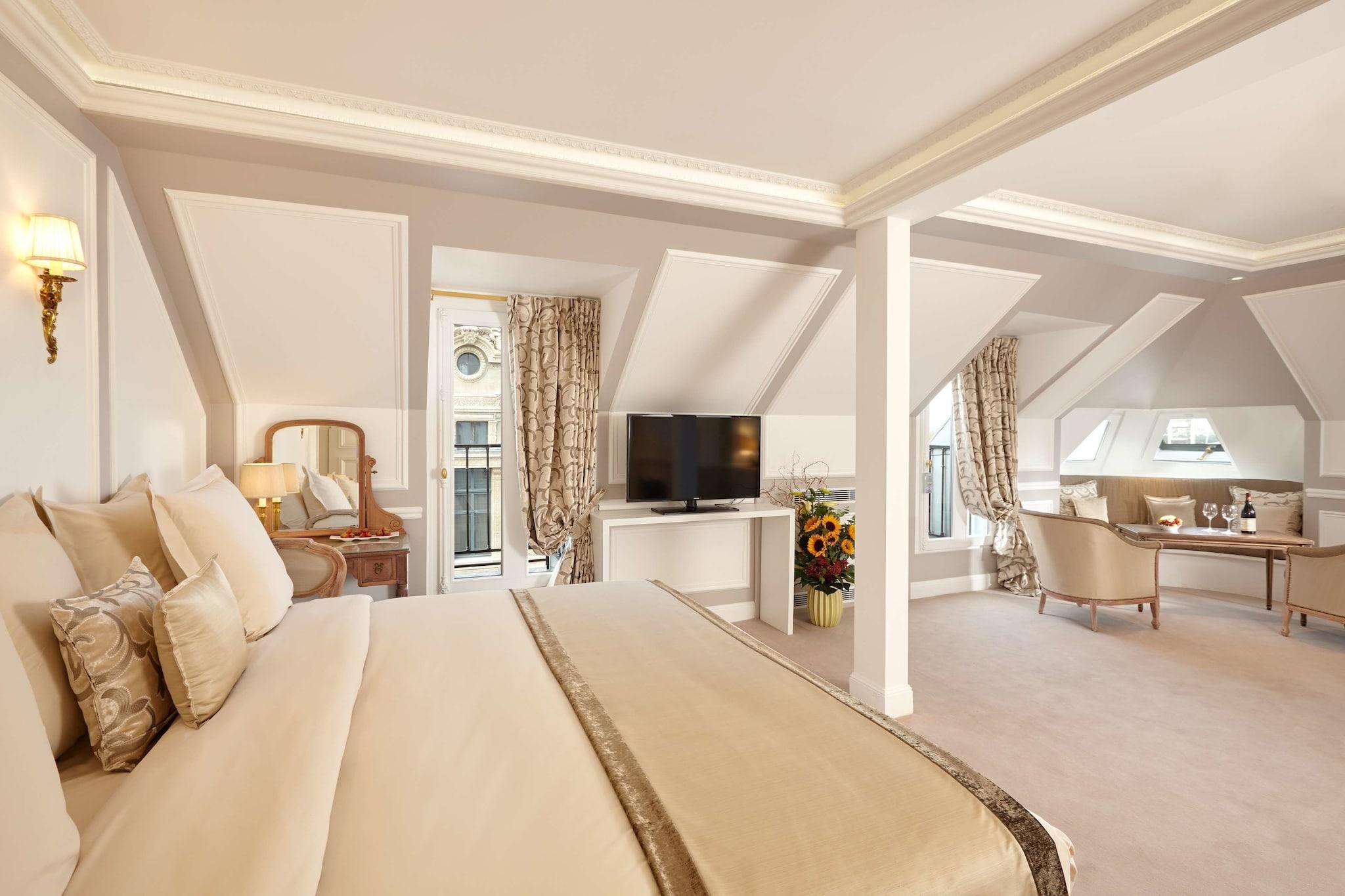 Junior Suite King Size Bed