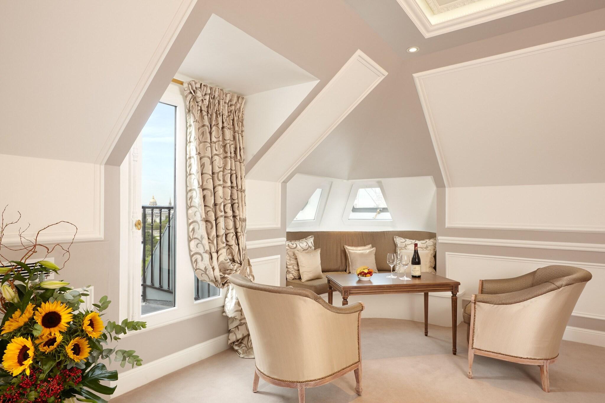 Junior Suite King Size Bed