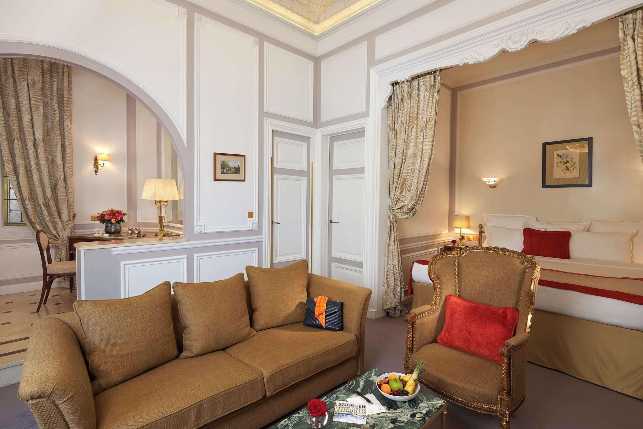 Junior Suite King Size Bed