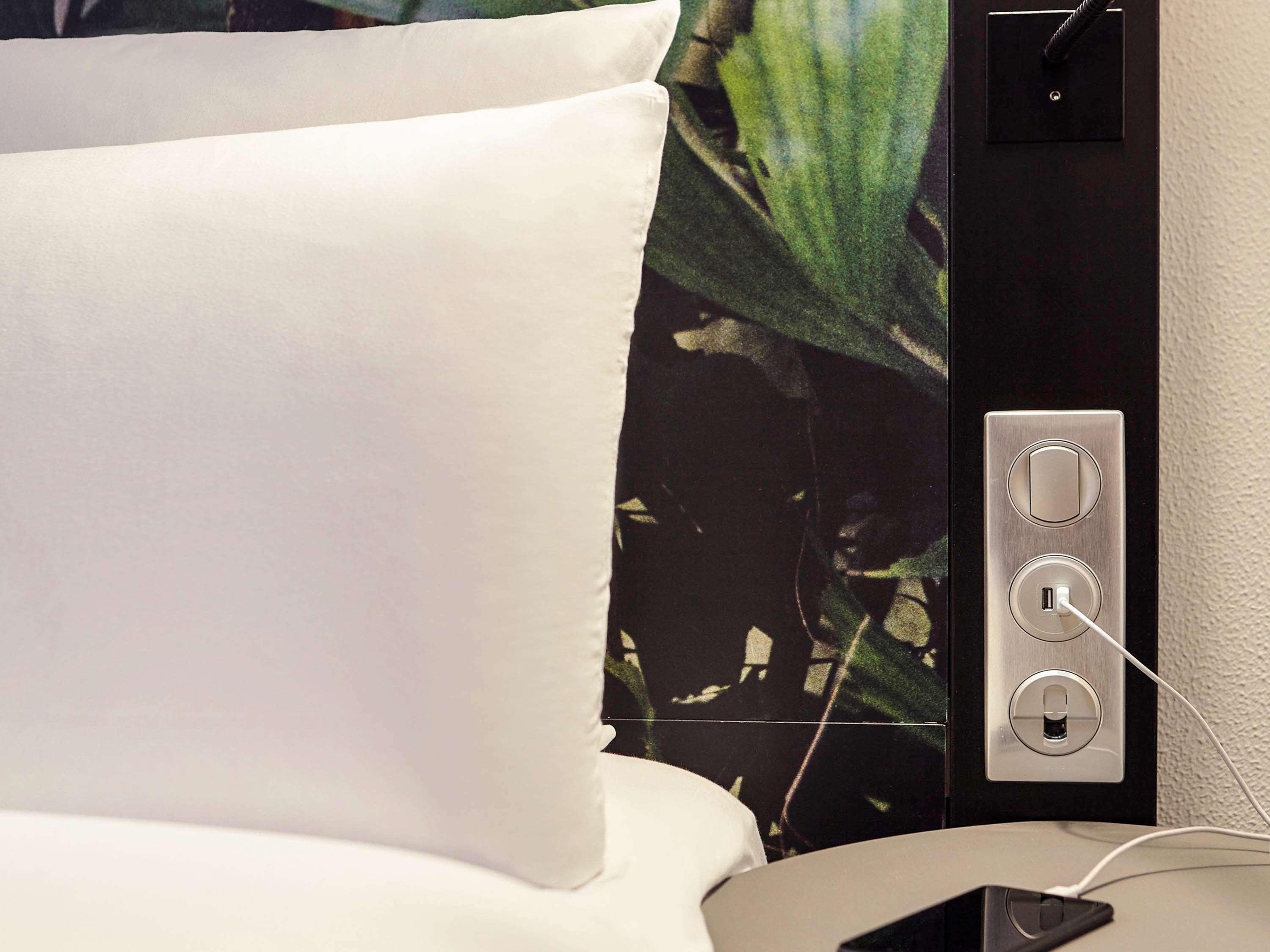 Double Accessible-queen Size Bed