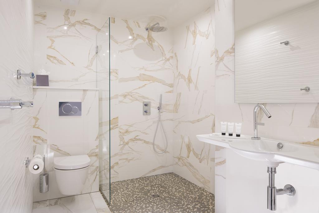 Double or Twin Superior