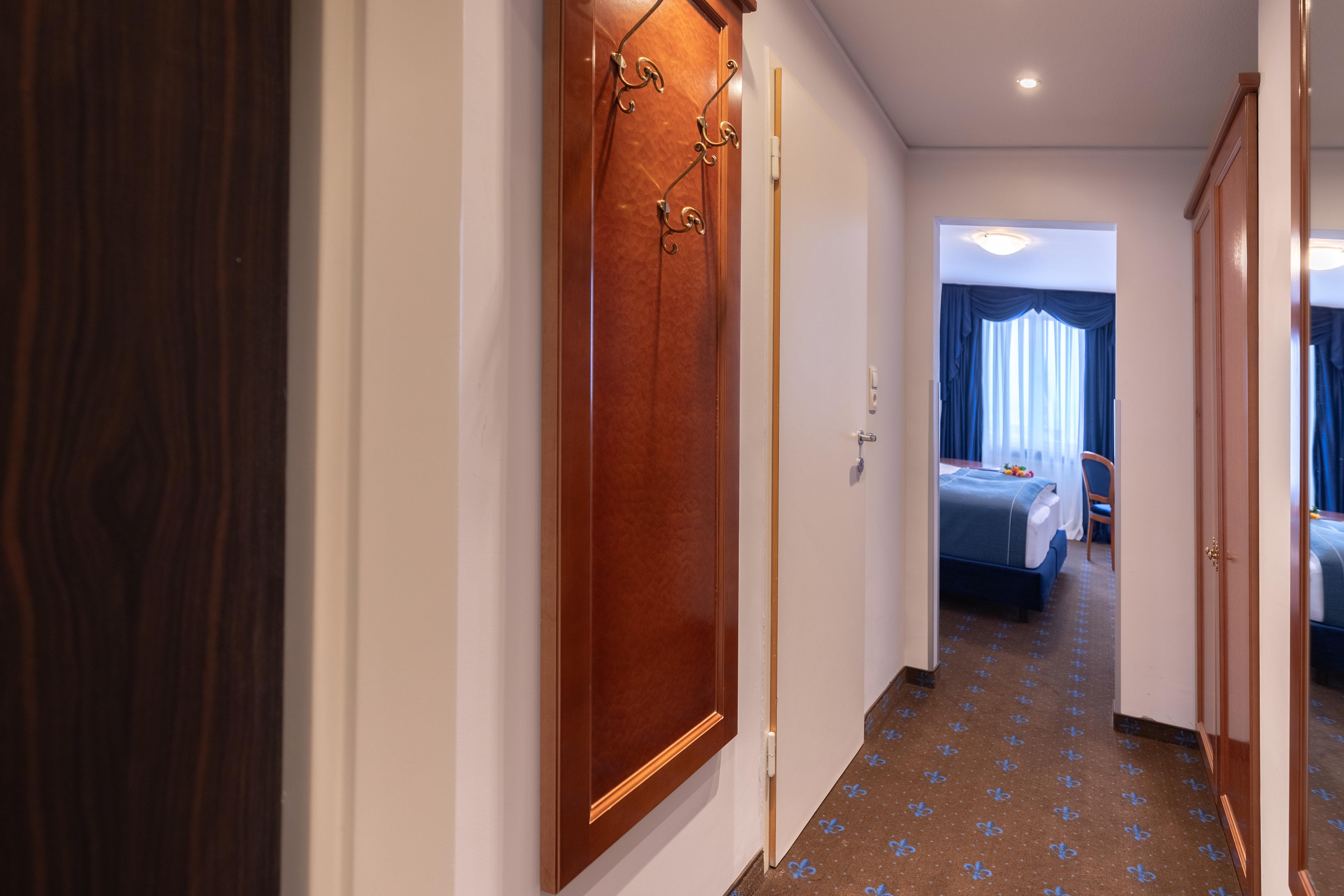 Suite with Kitchenette