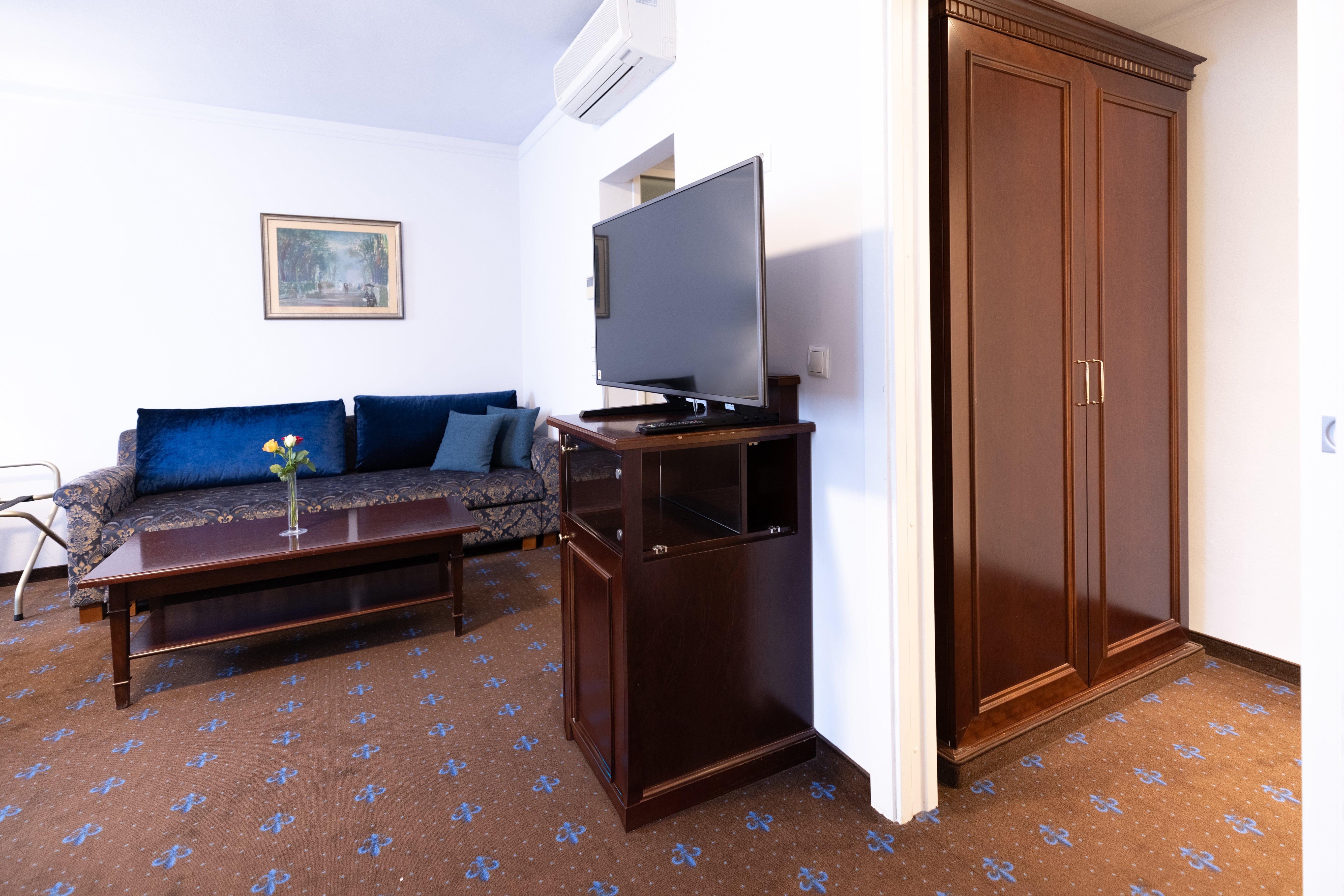 Suite with Kitchenette