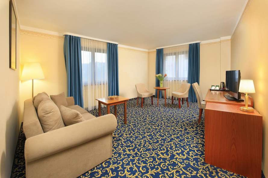 Family Room Capacity 4