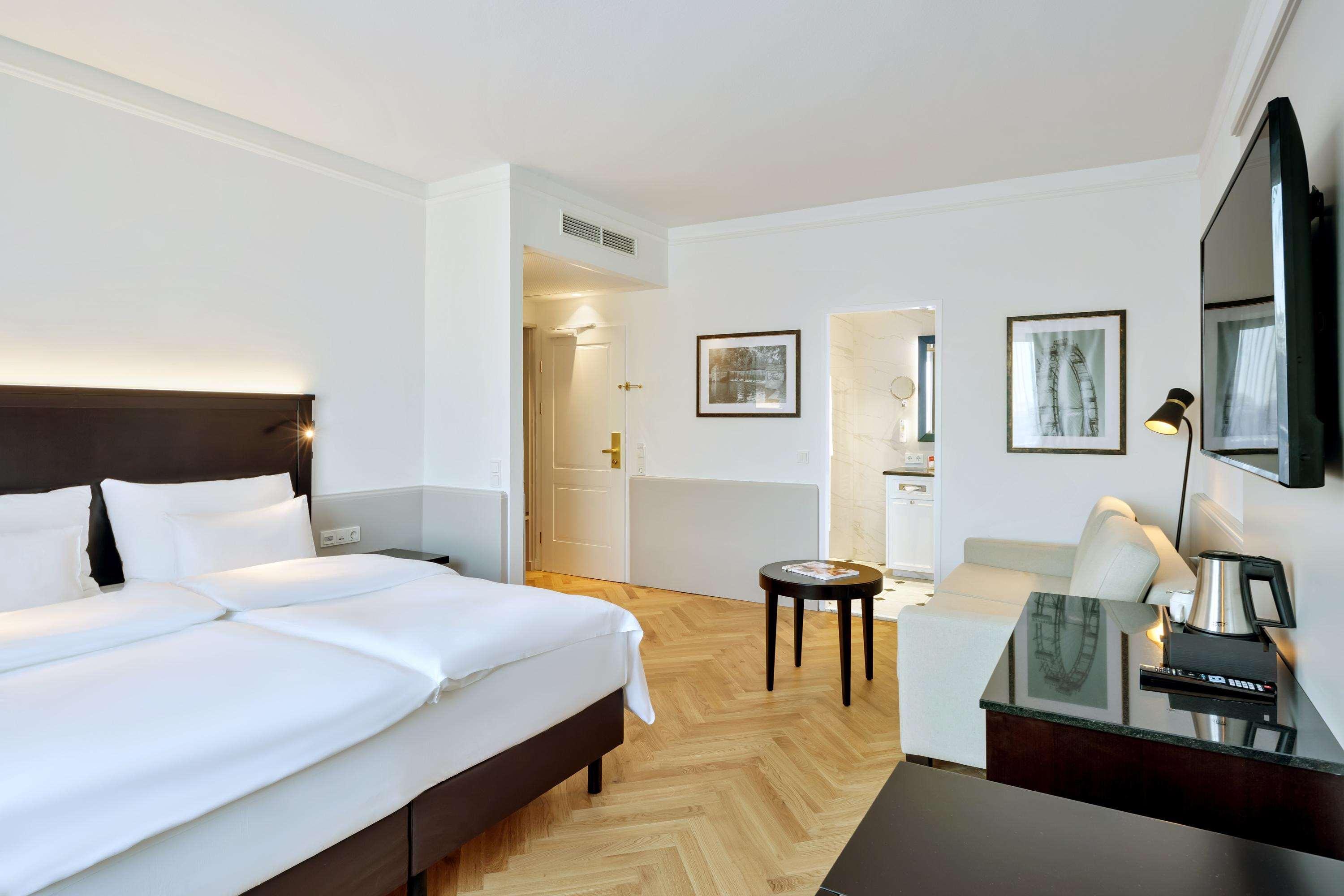 Family Room Capacity 4