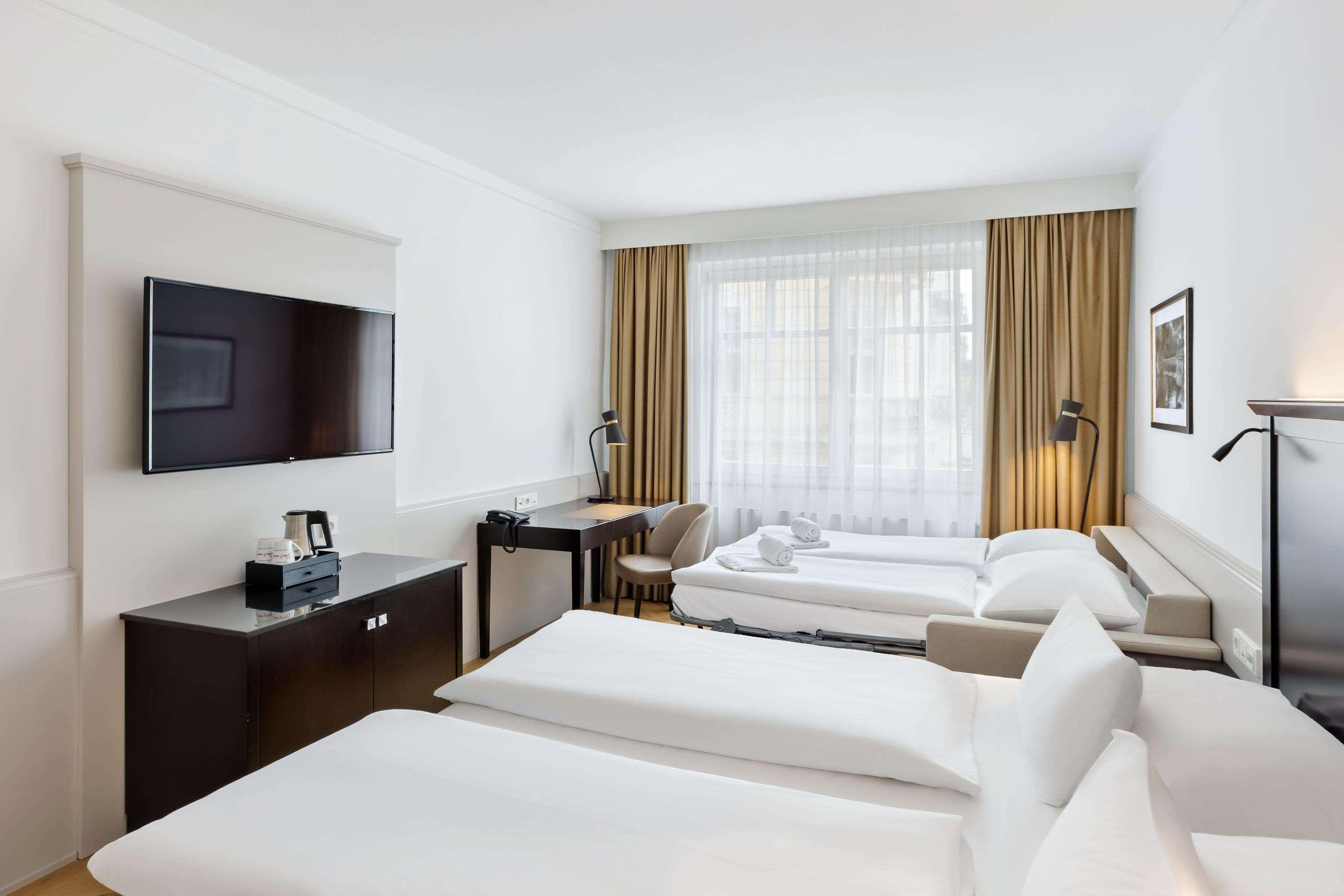 Family Room Capacity 4