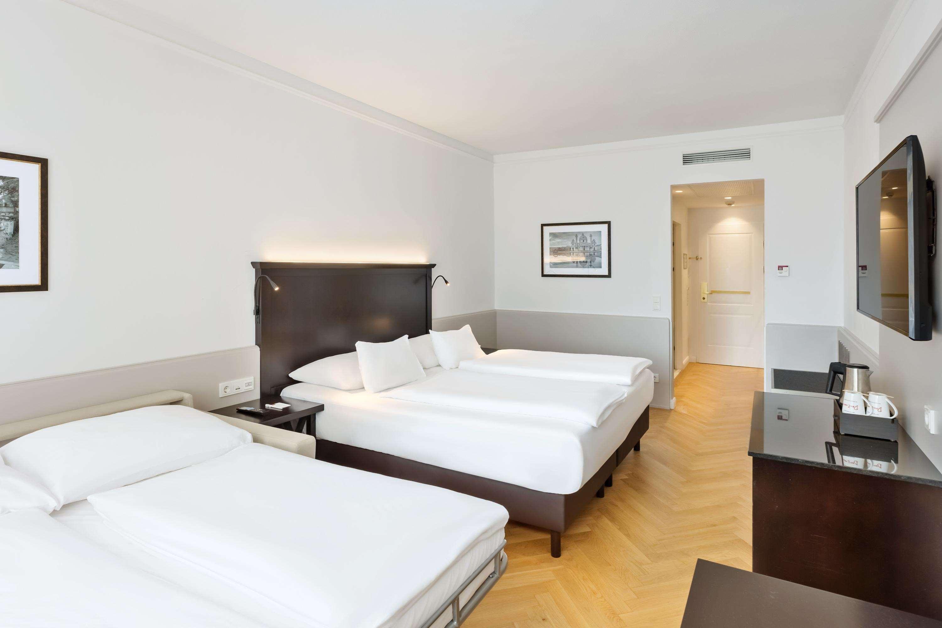 Family Room Capacity 4