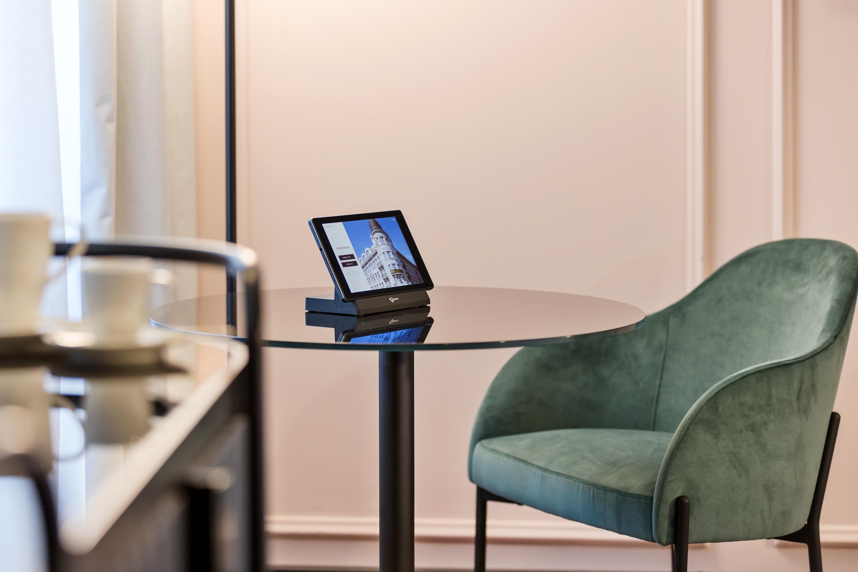 Double Classic Queen Bed