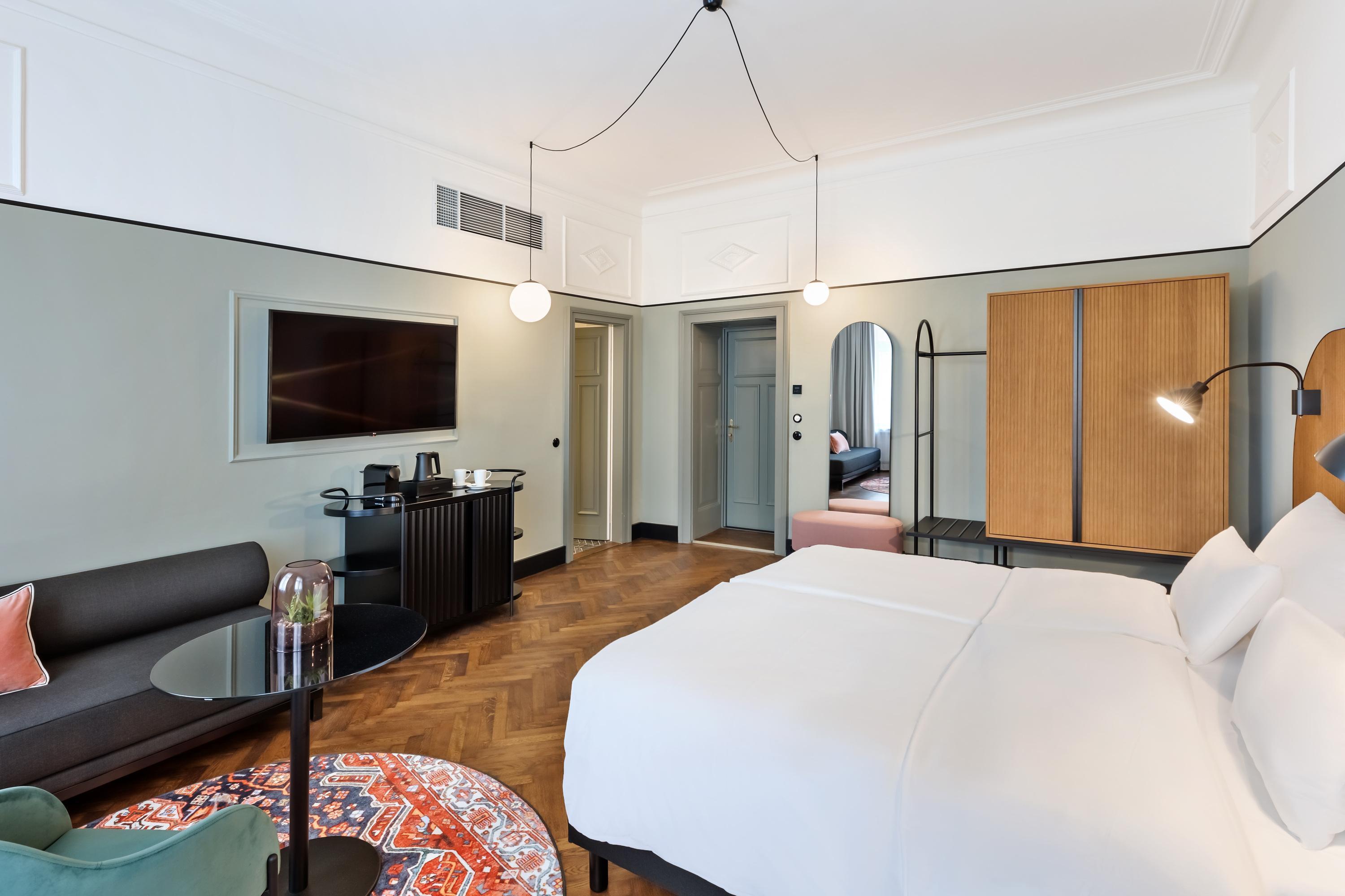 Double Premium Queen Bed