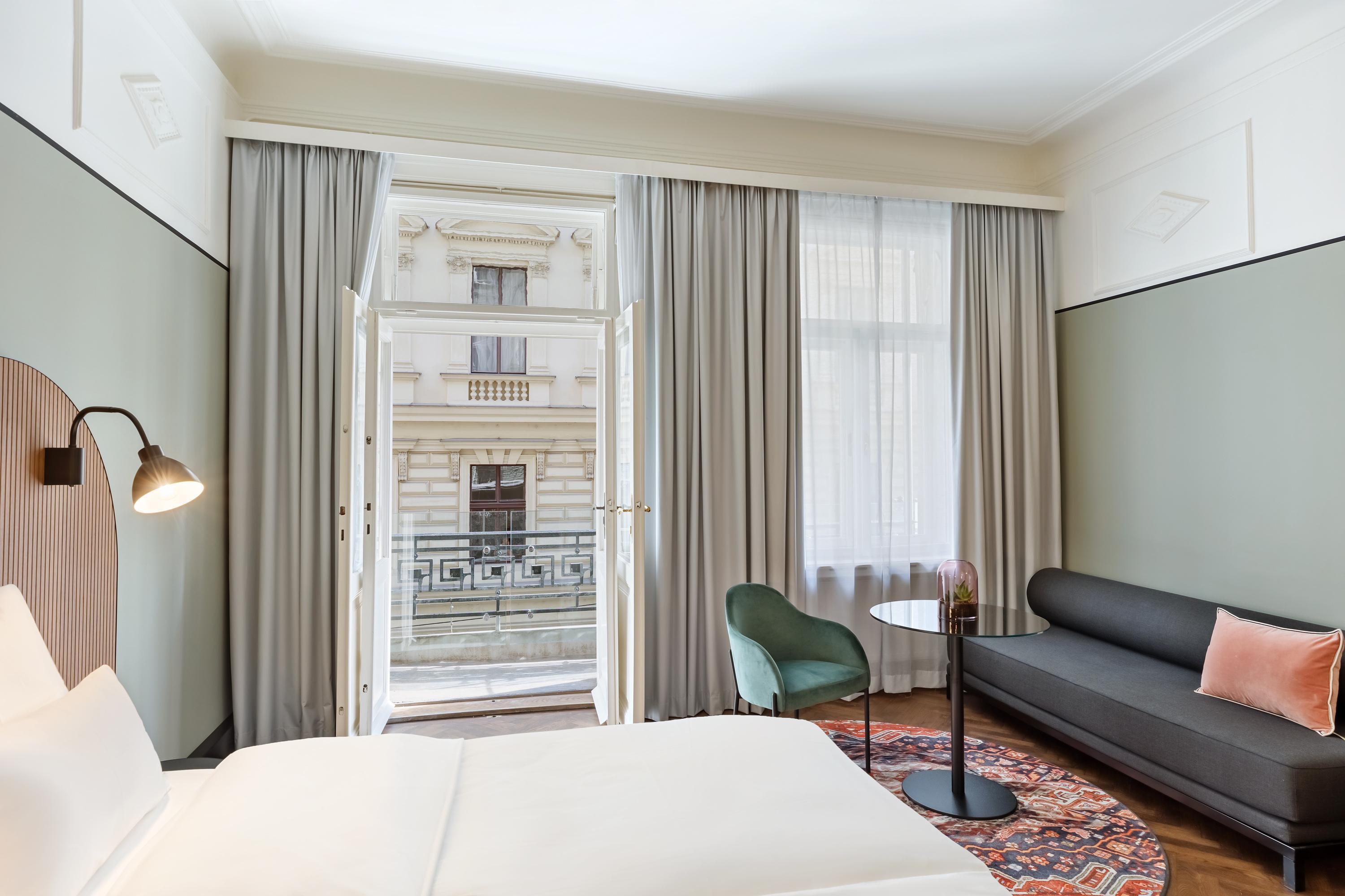 Double Premium Queen Bed