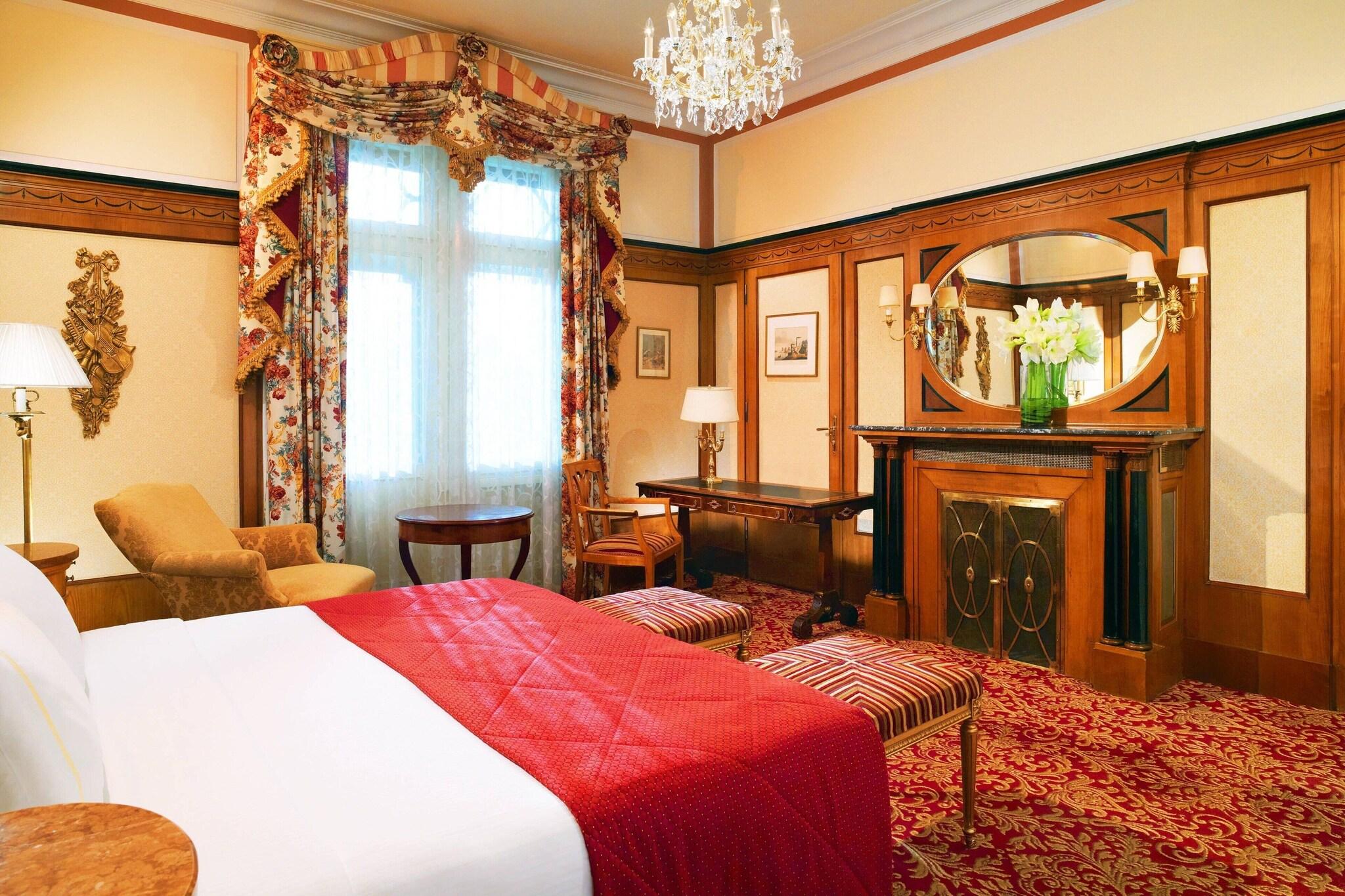 Double Deluxe King Bed