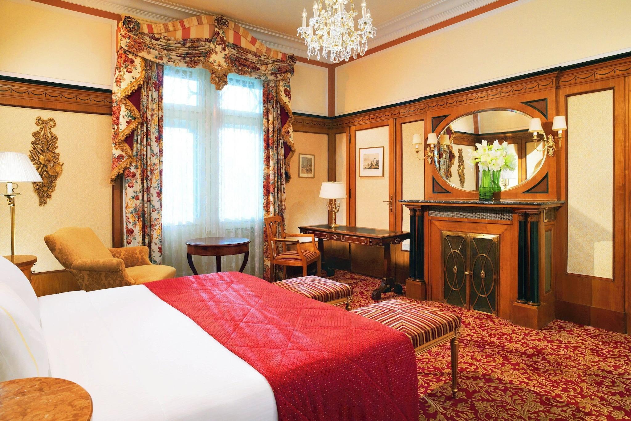 Double Deluxe King Bed