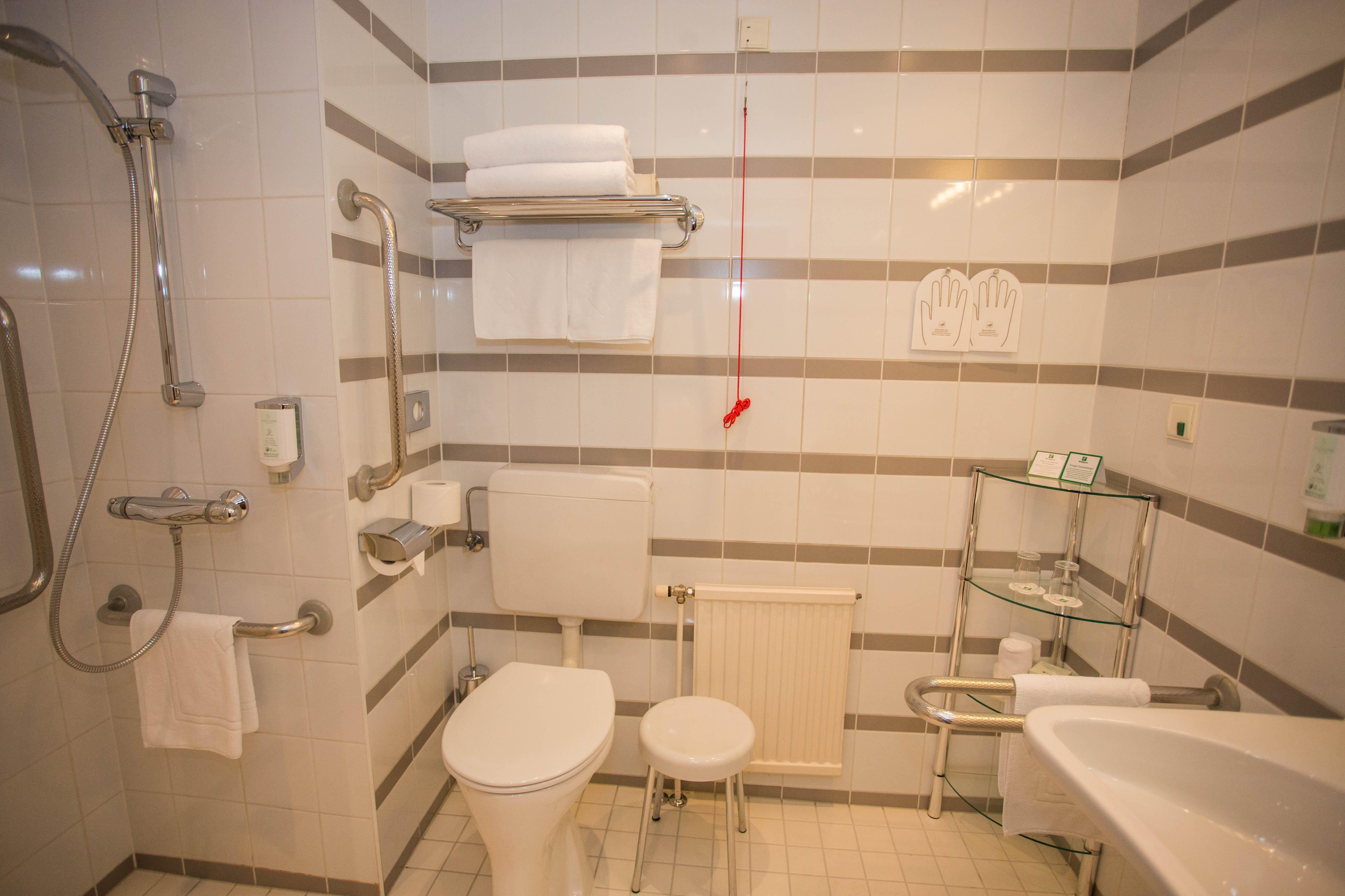 Double Accessible with Views