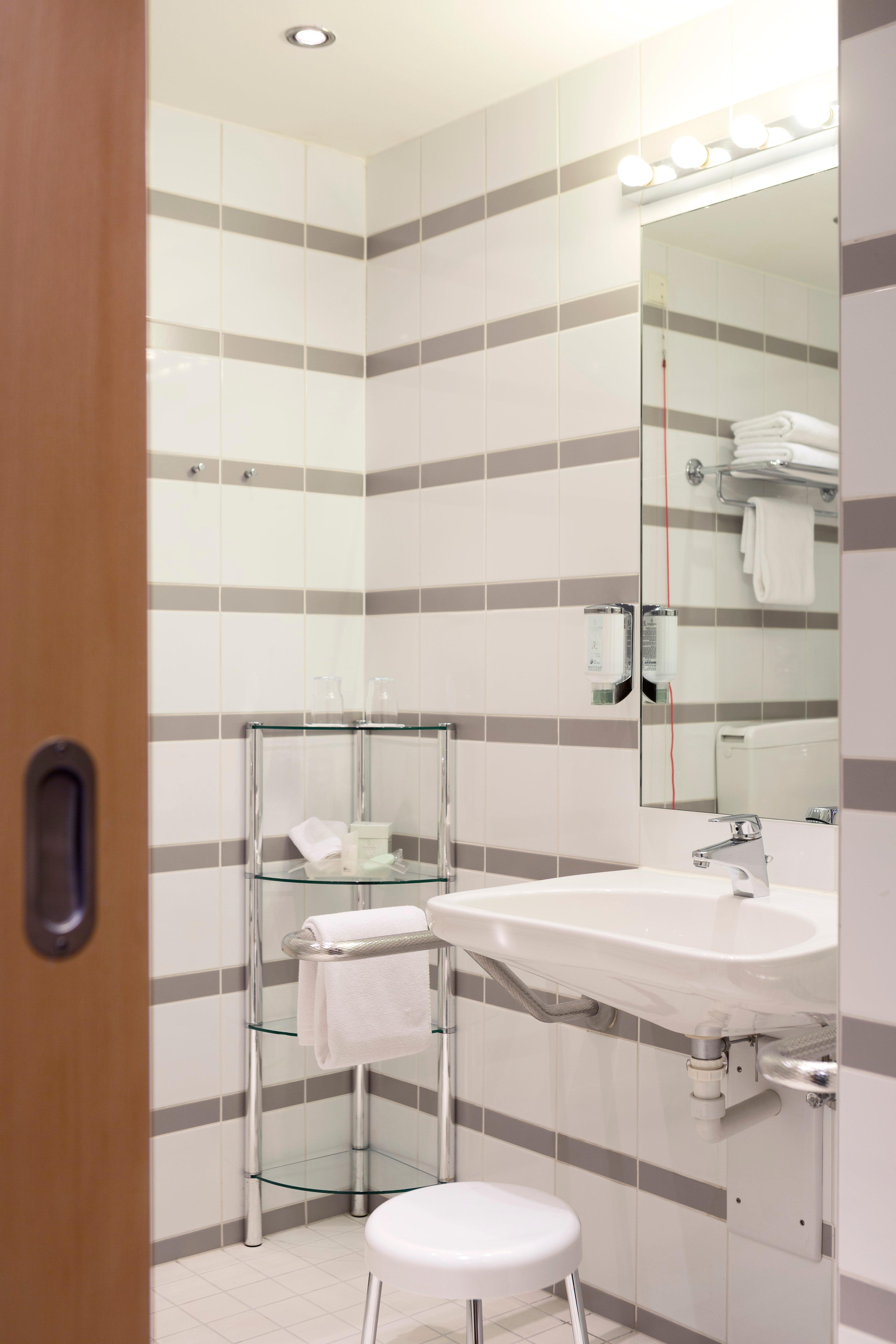 Double Accessible with Views