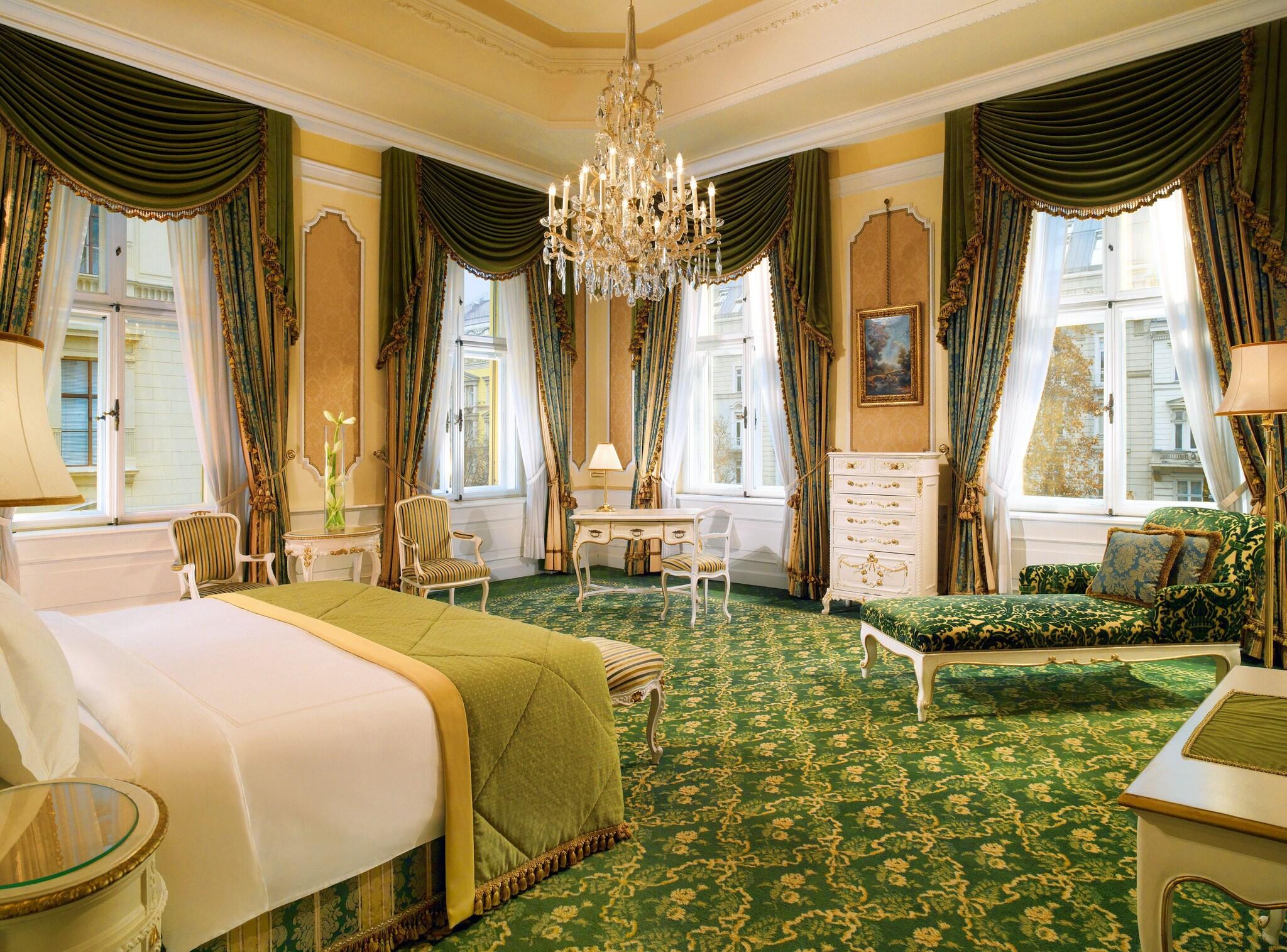 Junior Suite King Size Bed
