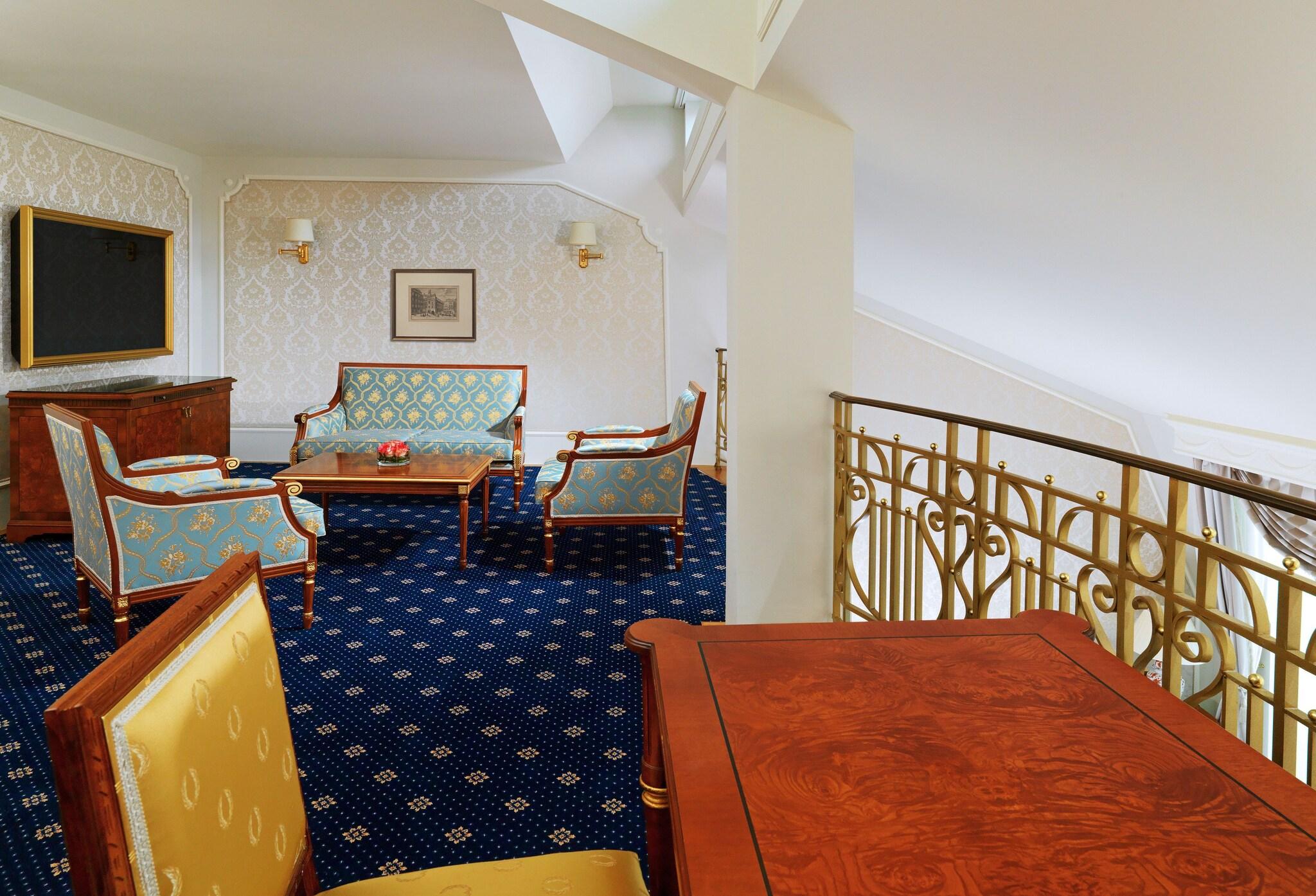 Suite City View King Bed