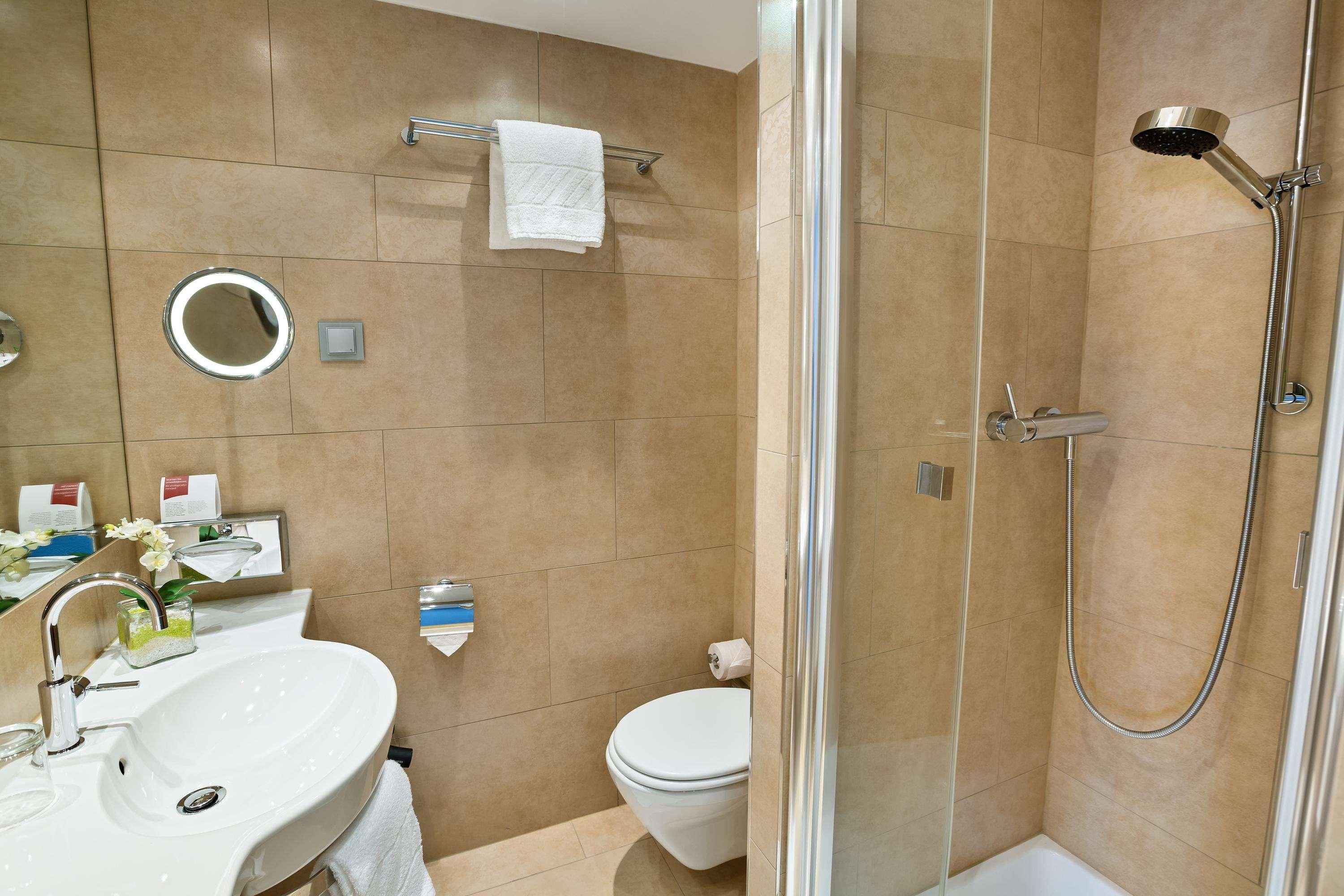 Double Single Executive