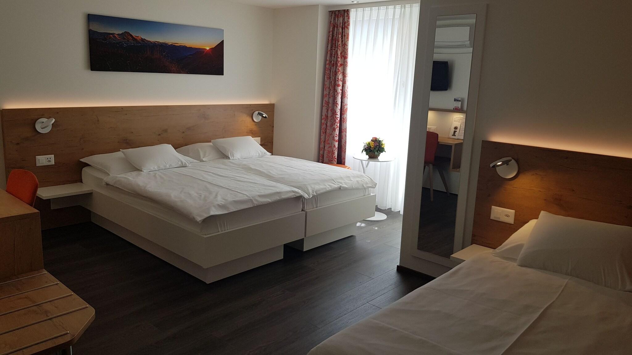 Triple Superior Mountain View