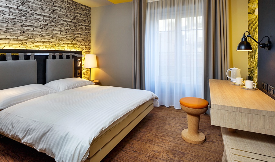 Double or Twin Standard