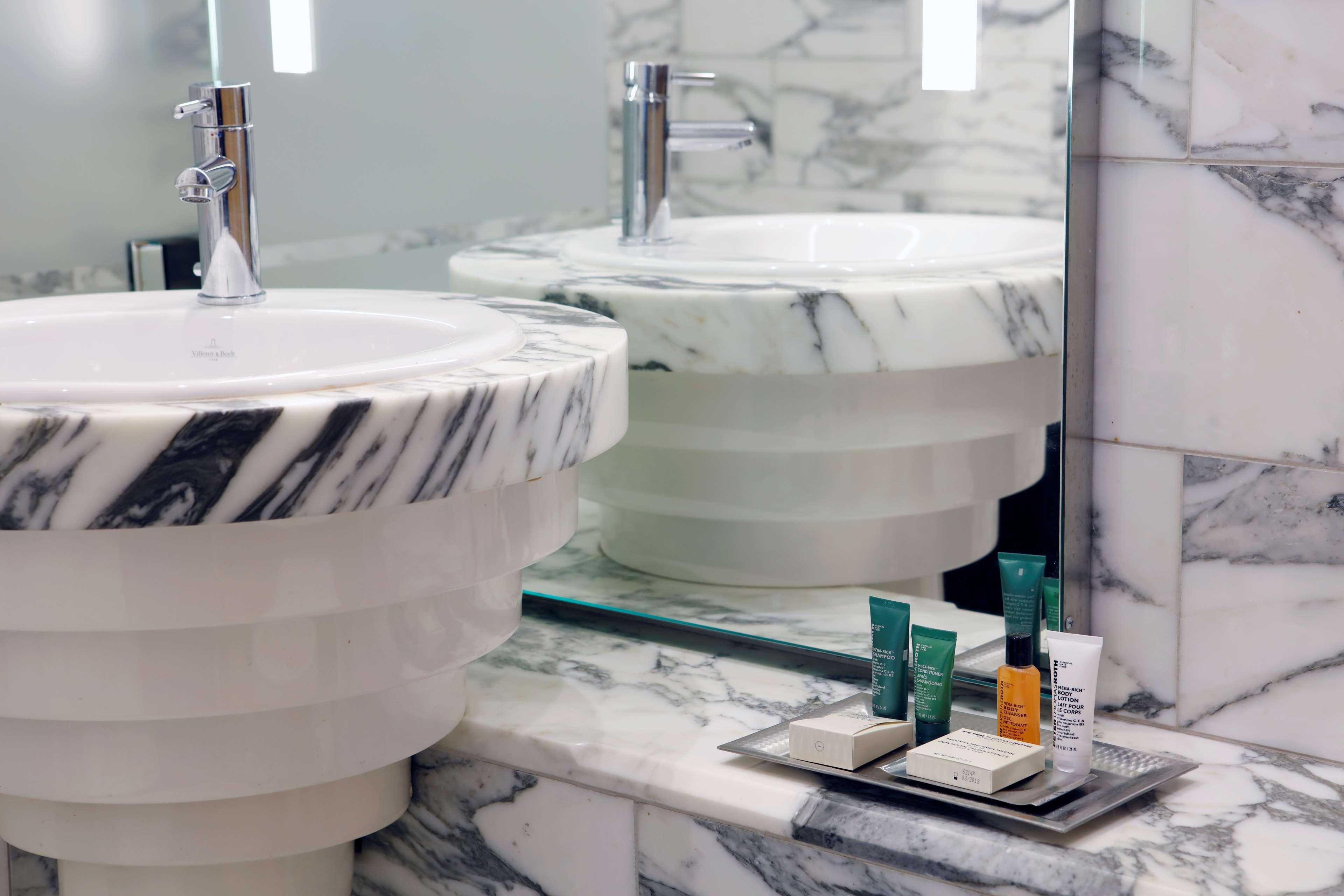 Double Deluxe King Bed