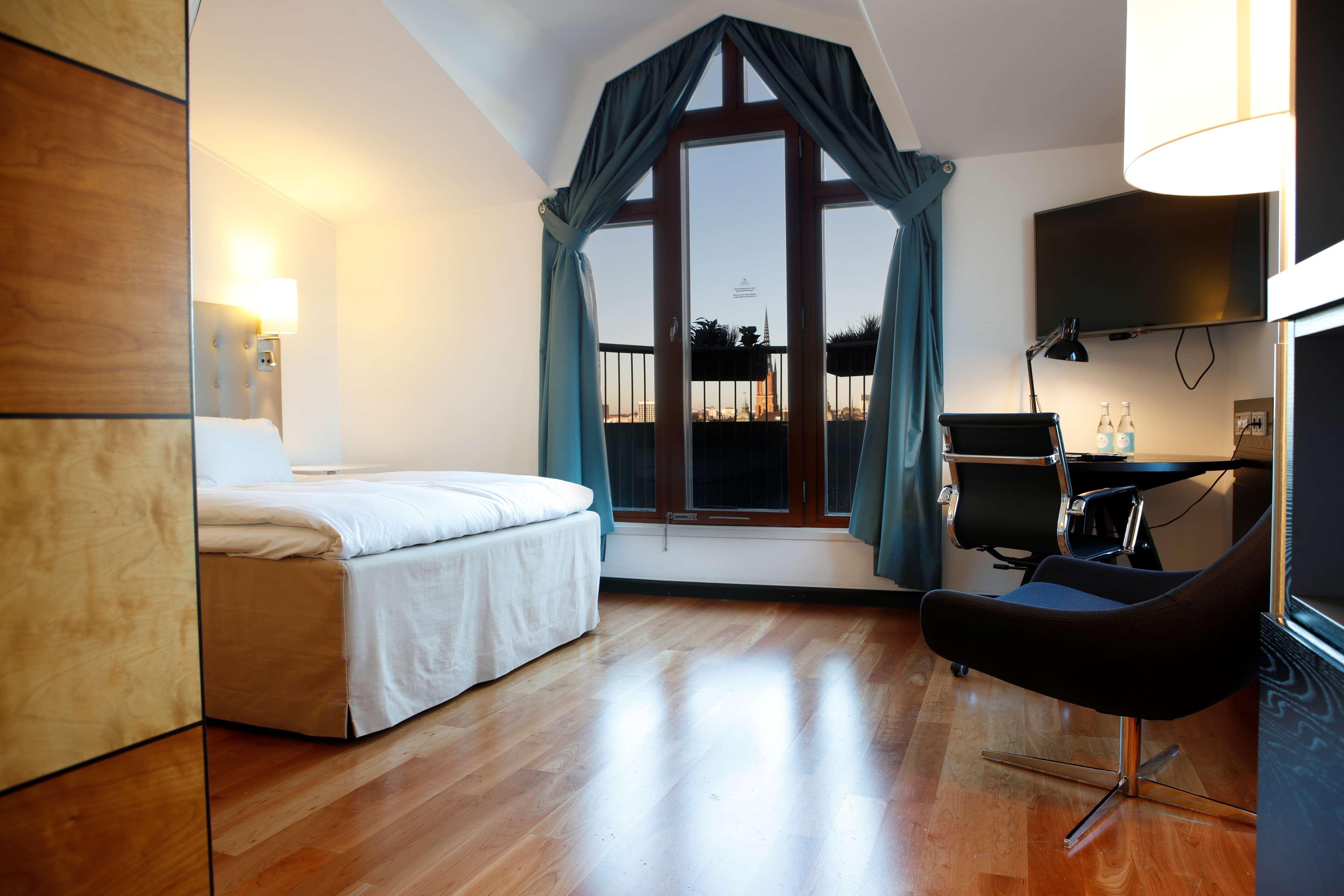 Double Deluxe King Bed