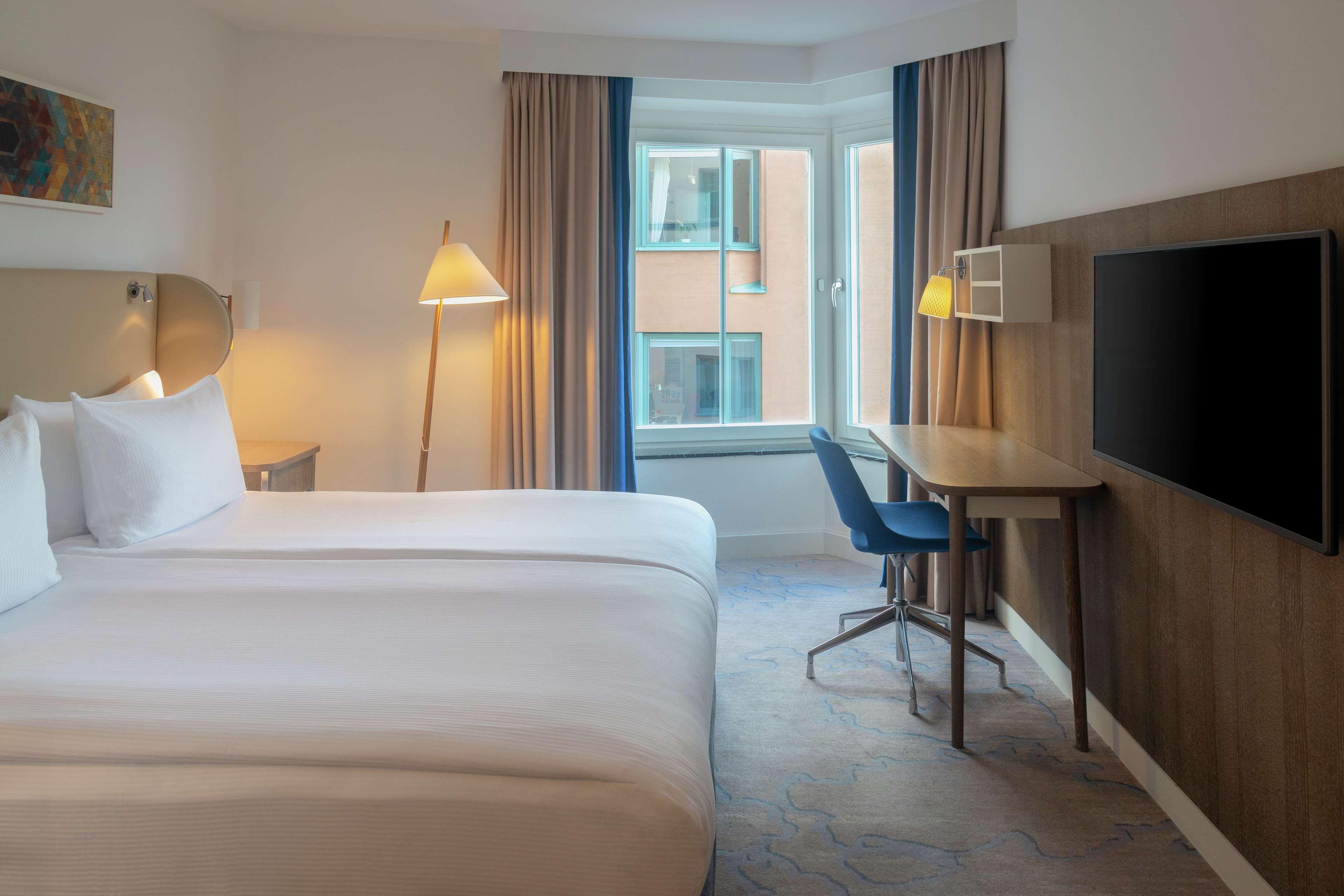 Double Guest Room Queen Bed