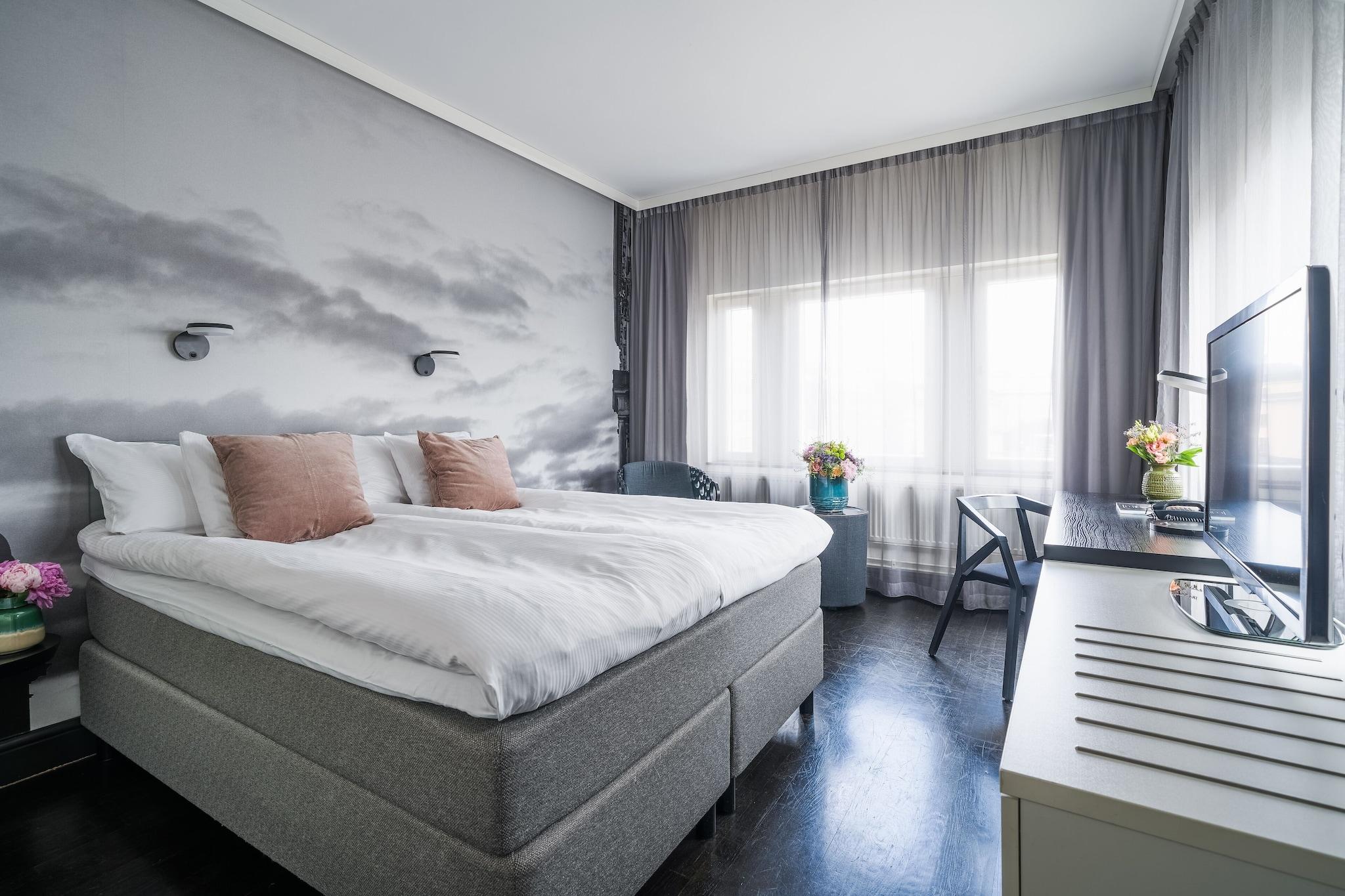 Double Superior Queen Bed