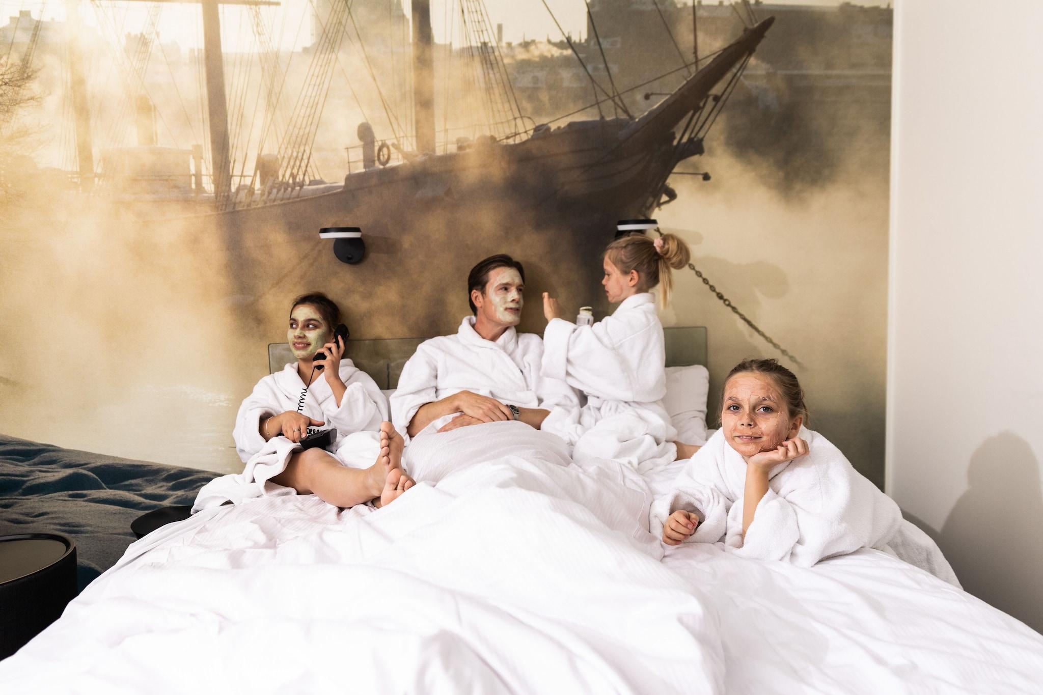 Double Deluxe Queen Bed