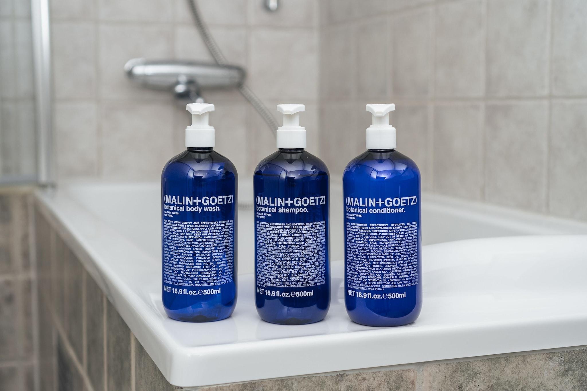 Double Deluxe Queen Bed