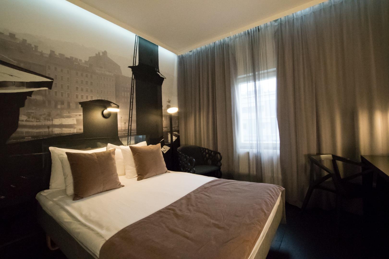 Double Superior Queen Bed