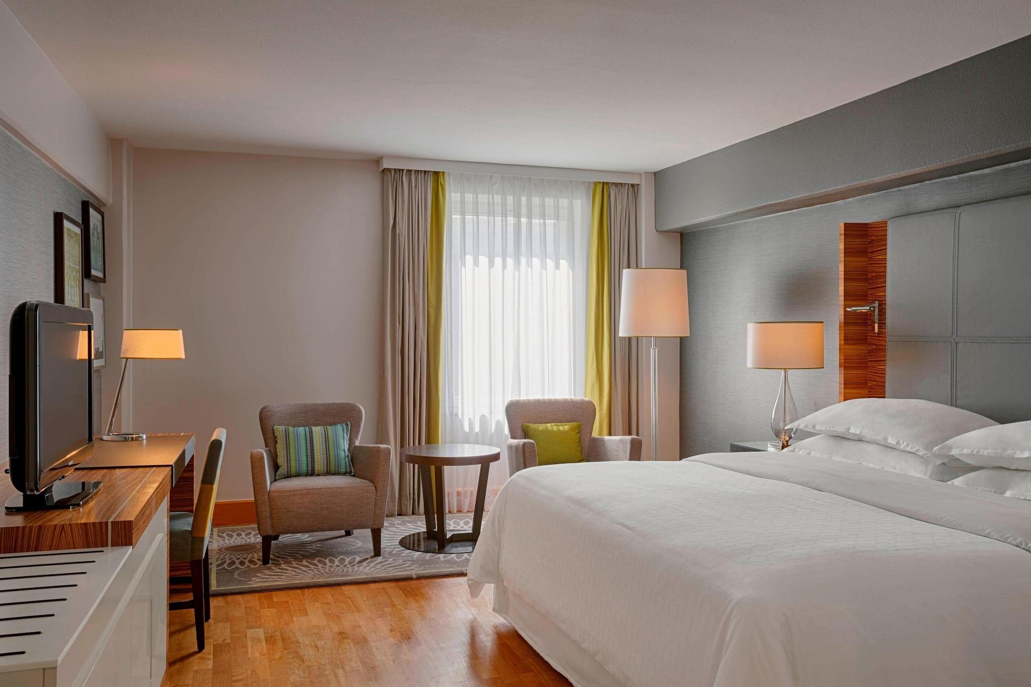 Double Club King Bed