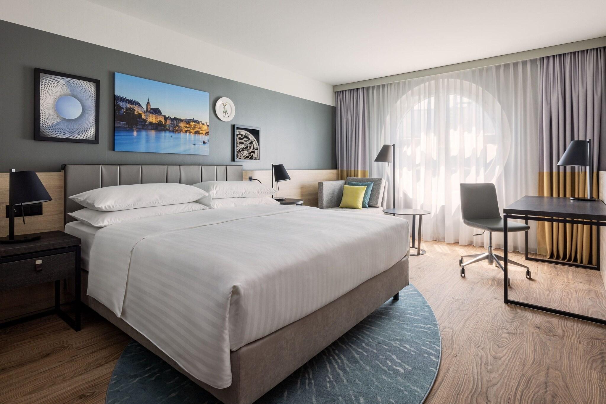 Double Club King Bed